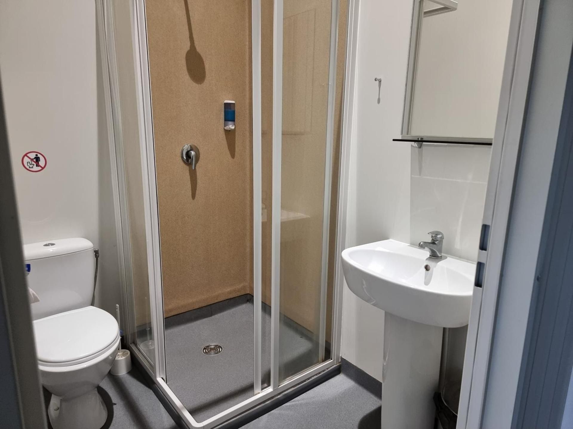 Economy Triple Room