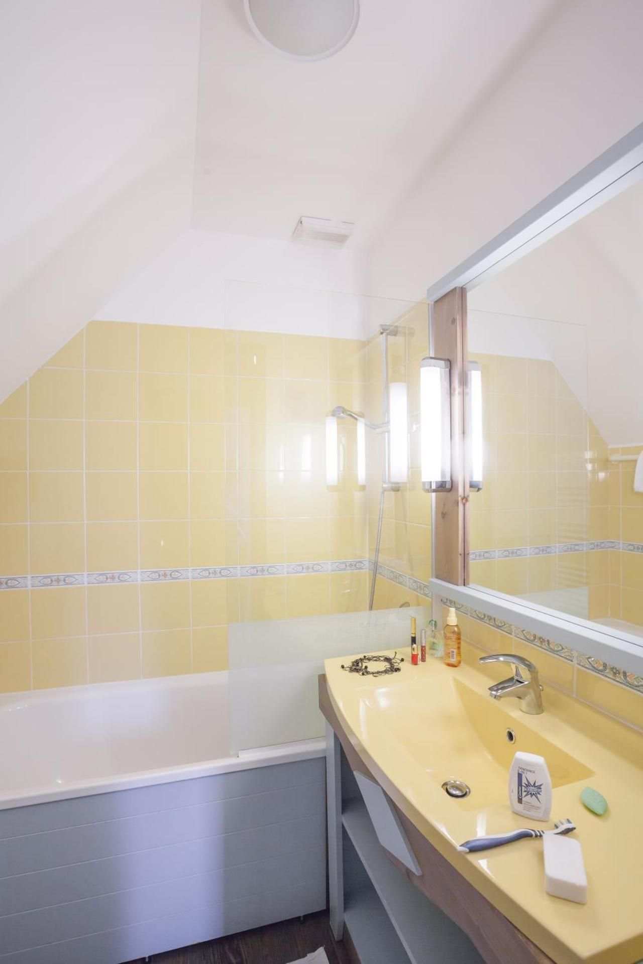 Two-Bedroom House with Terrace (6 People) - Lake View