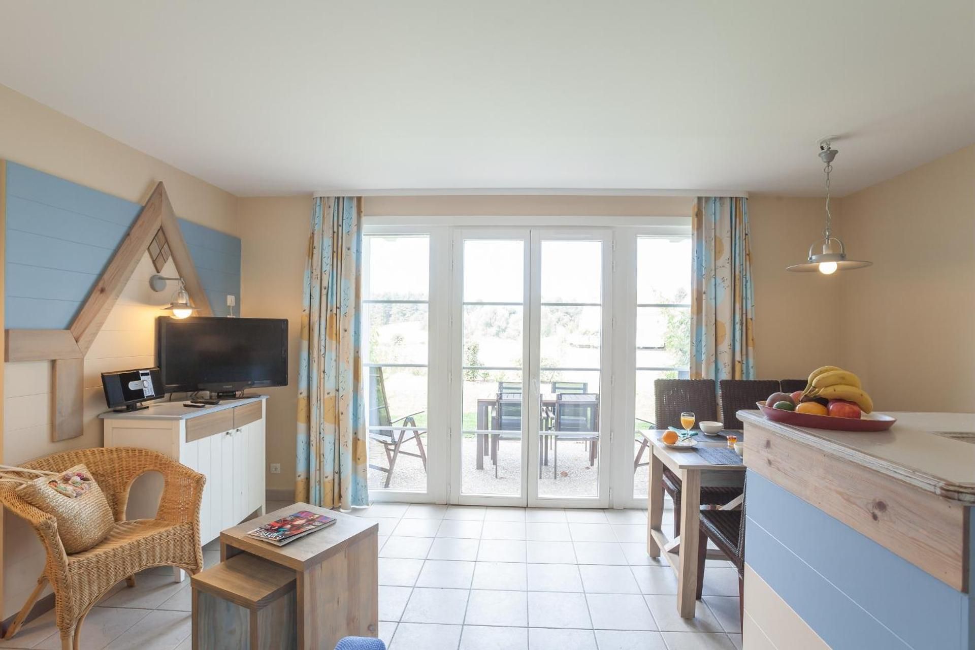 Two-Bedroom House with Terrace (6 People) - Lake View