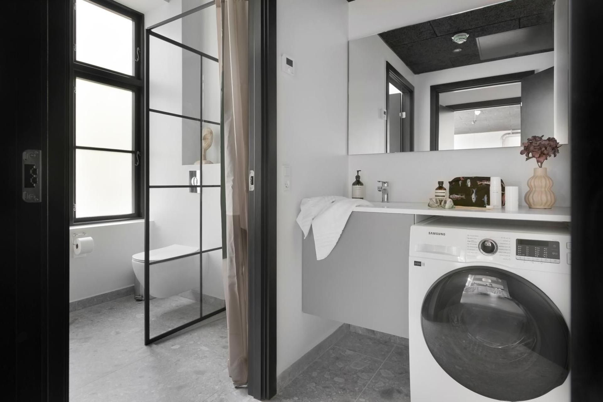 No186 apartments by Daniel&Jacob's One-Bedroom Apartment 2