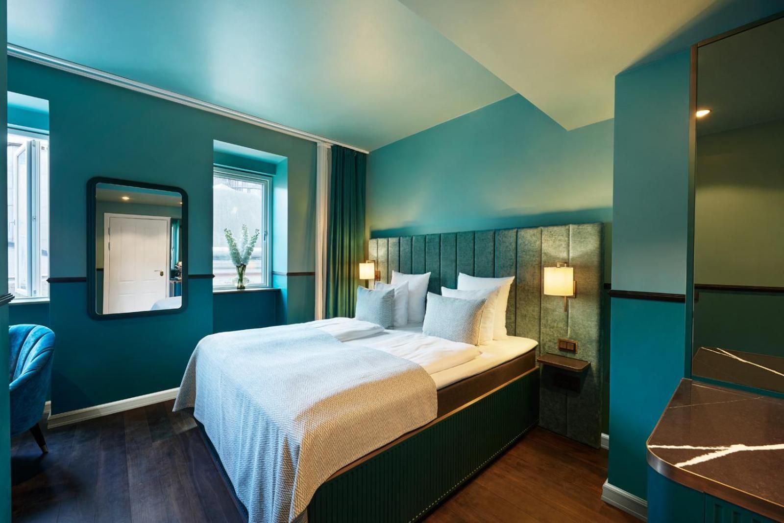 WIDE Hotel Double Deluxe