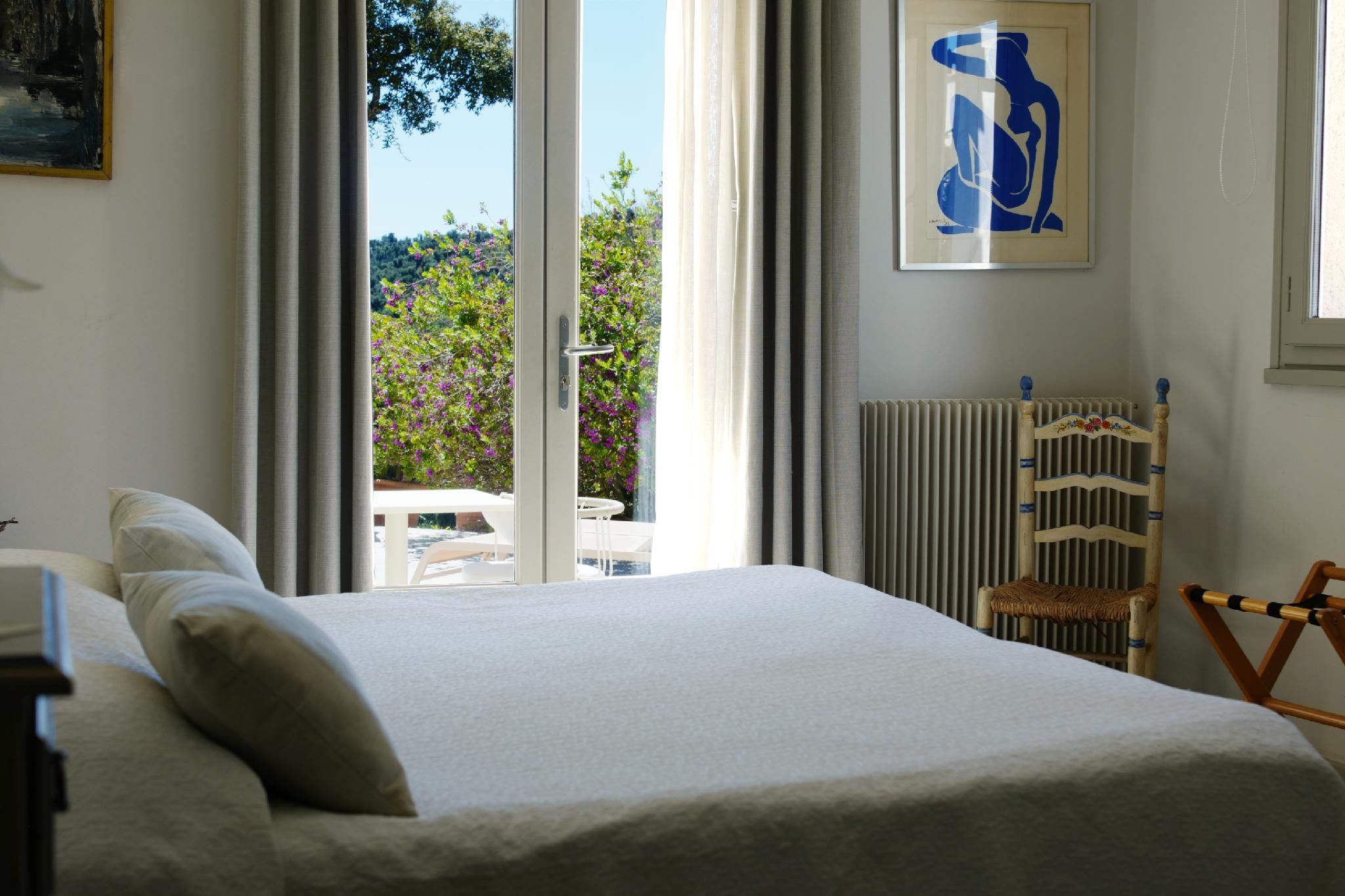 Chambre double sud accès terrasse