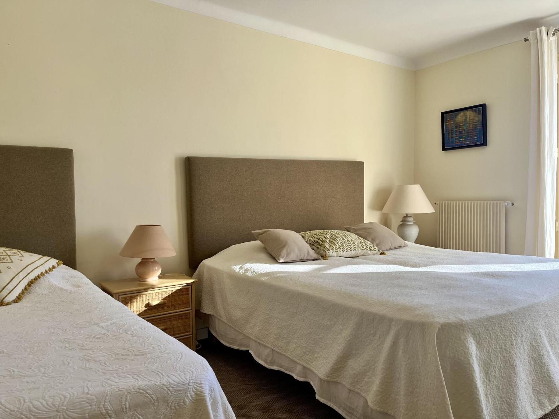 Triple Room with Bath