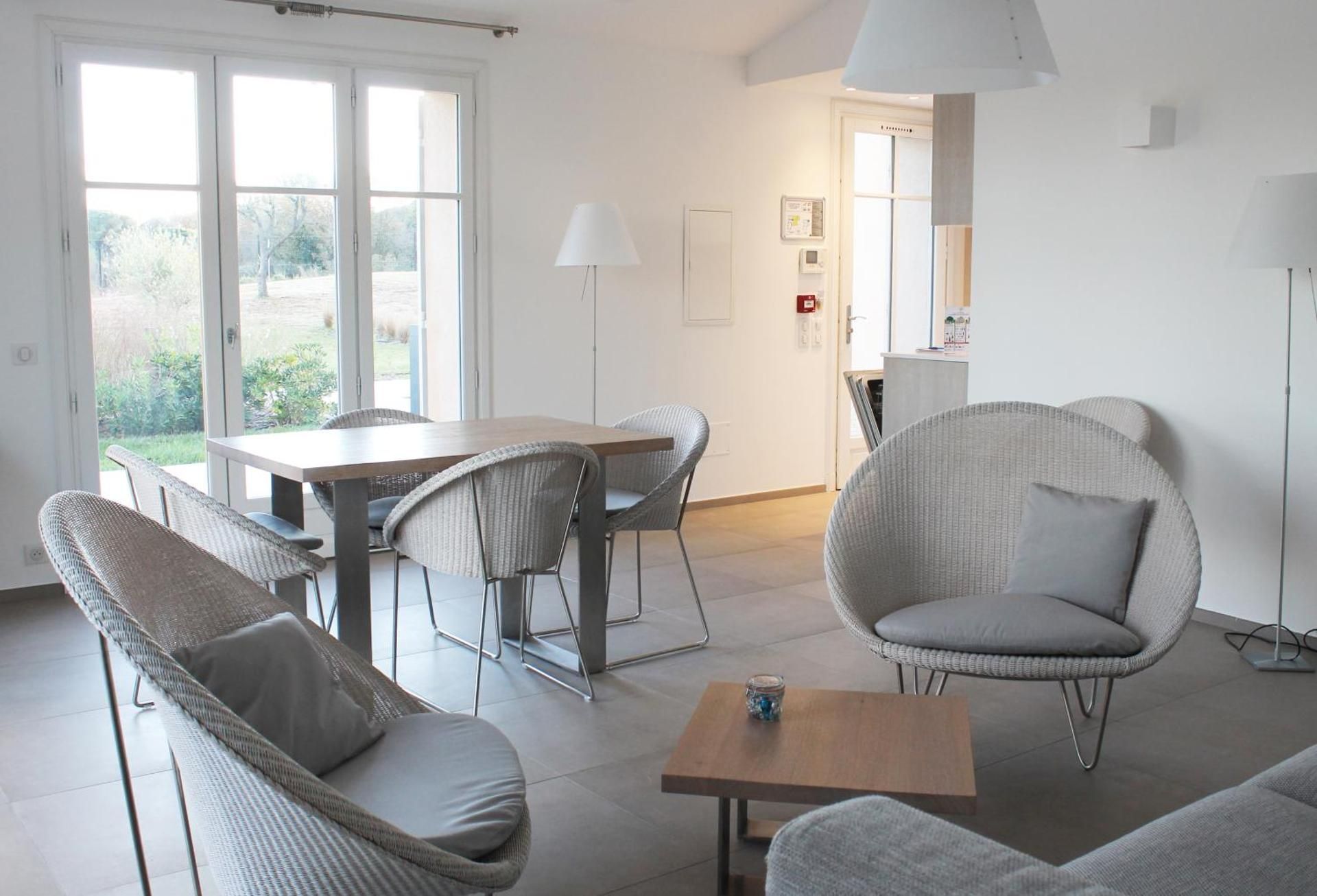Two-Bedroom Deluxe Apartment with Garden