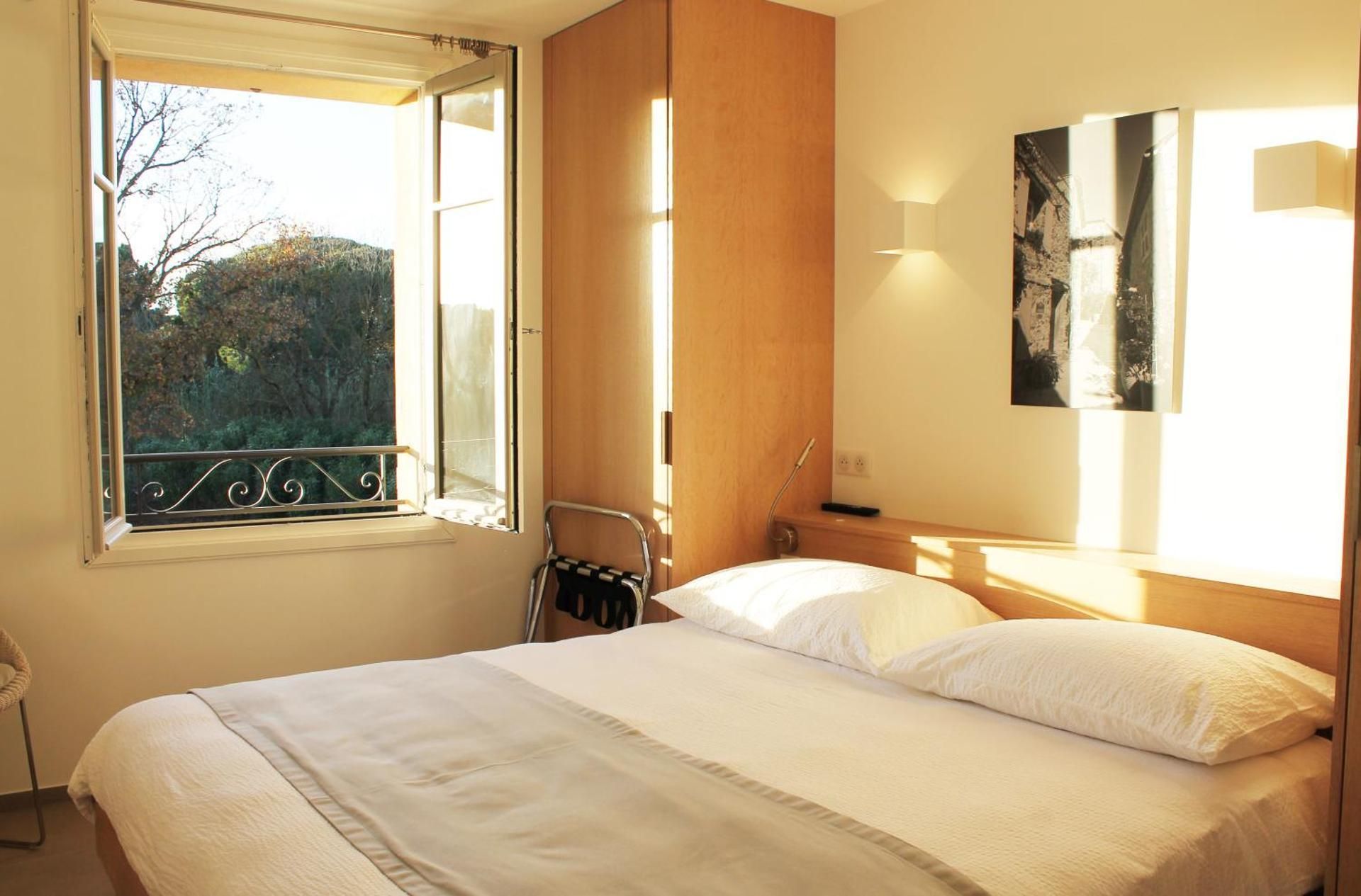 One-Bedroom Deluxe Apartment with Terrace
