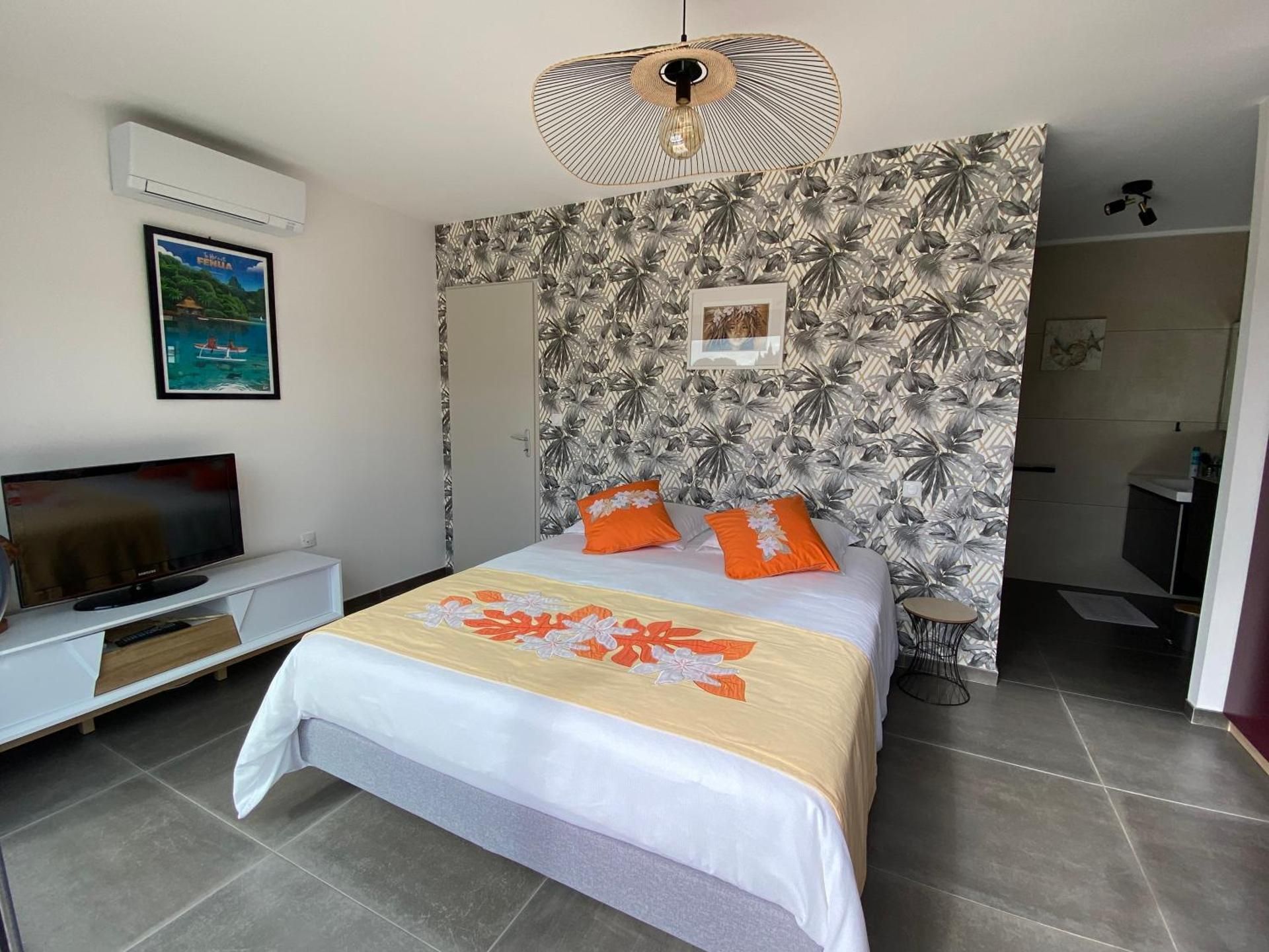 Queen Room with Pool View