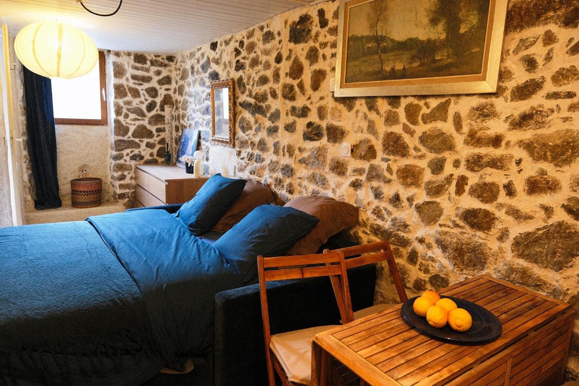Studio with Sofa Bed