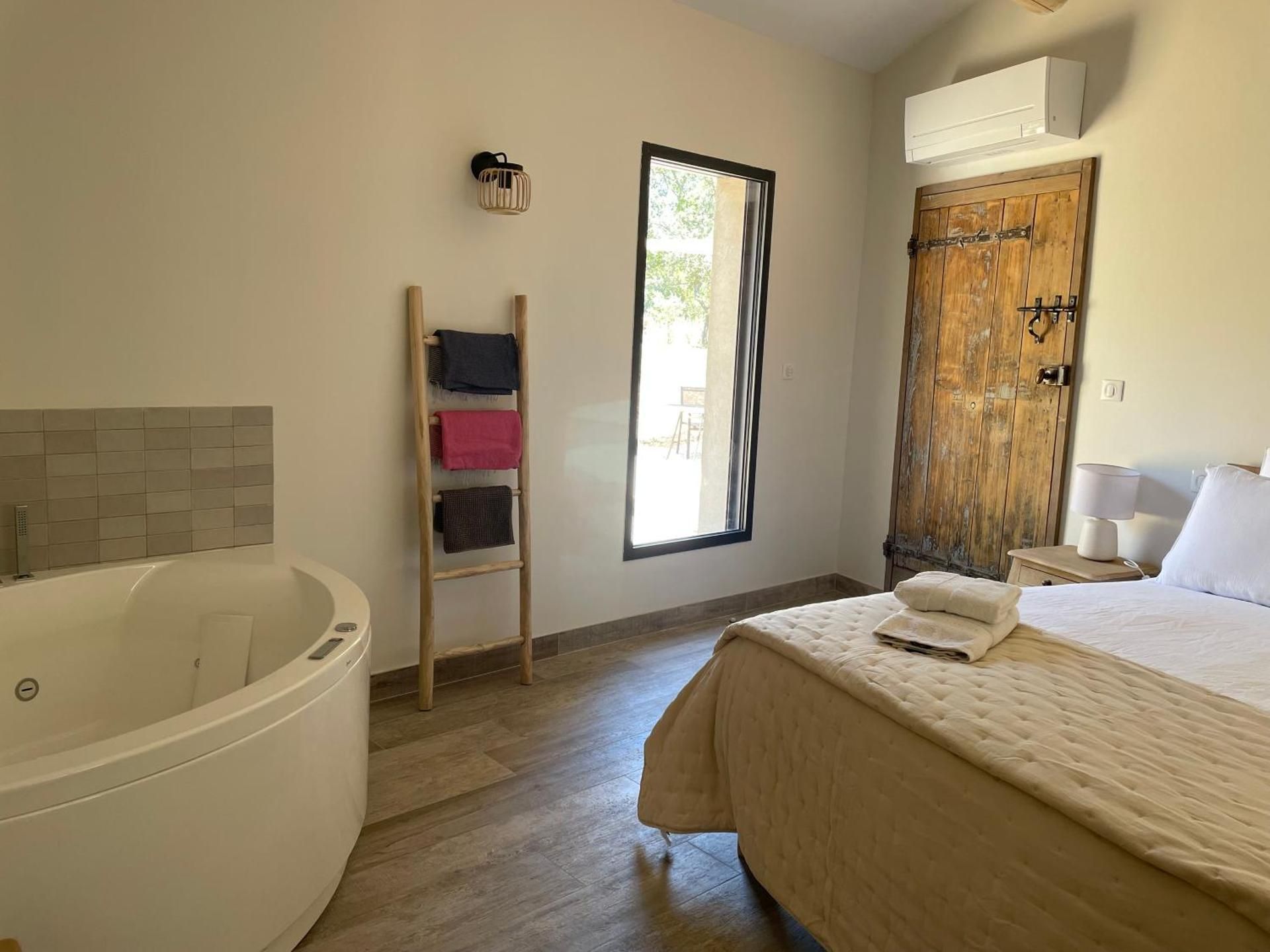 King Suite with Spa Bath