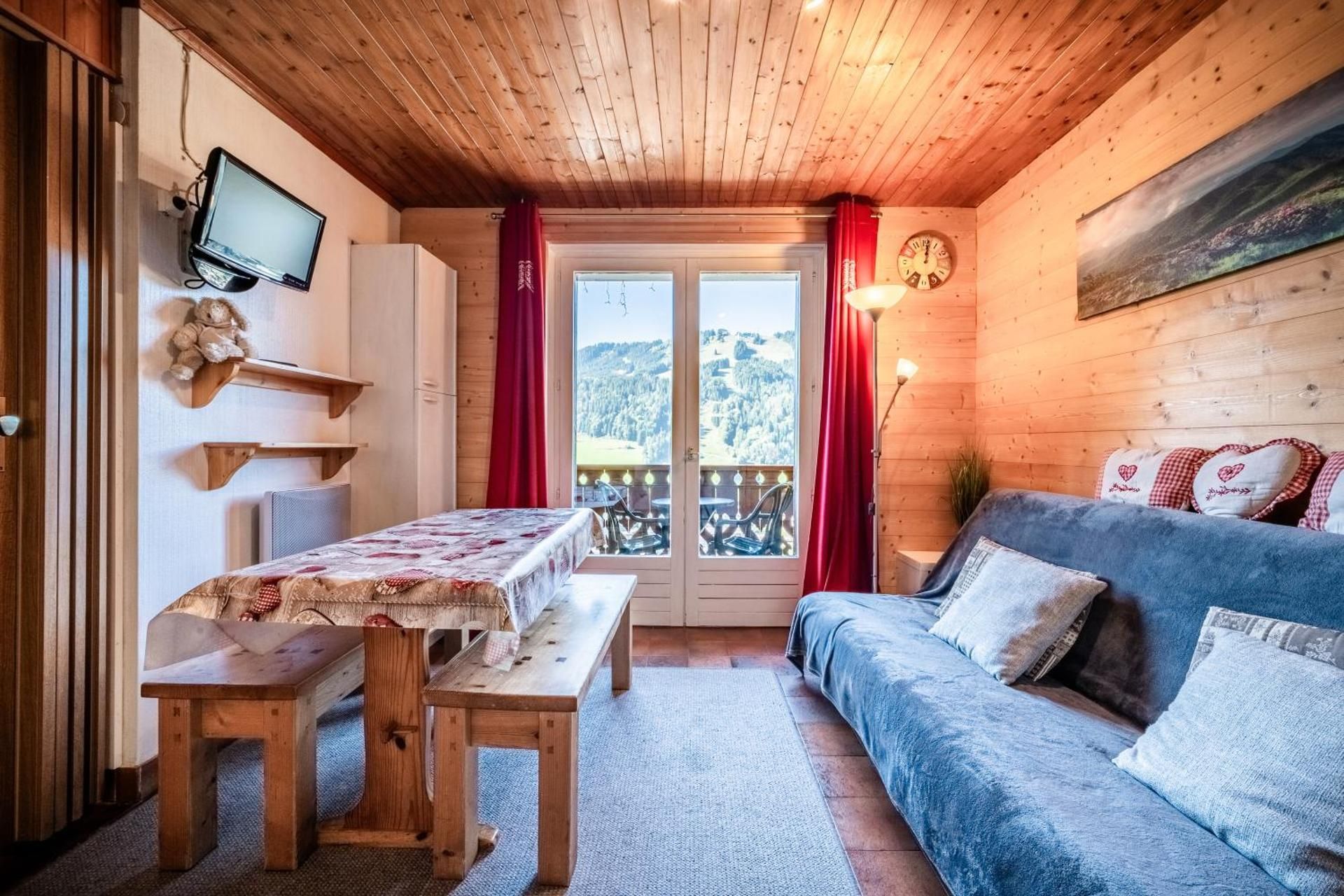 Superior One-Bedroom Apartment with Balcony
