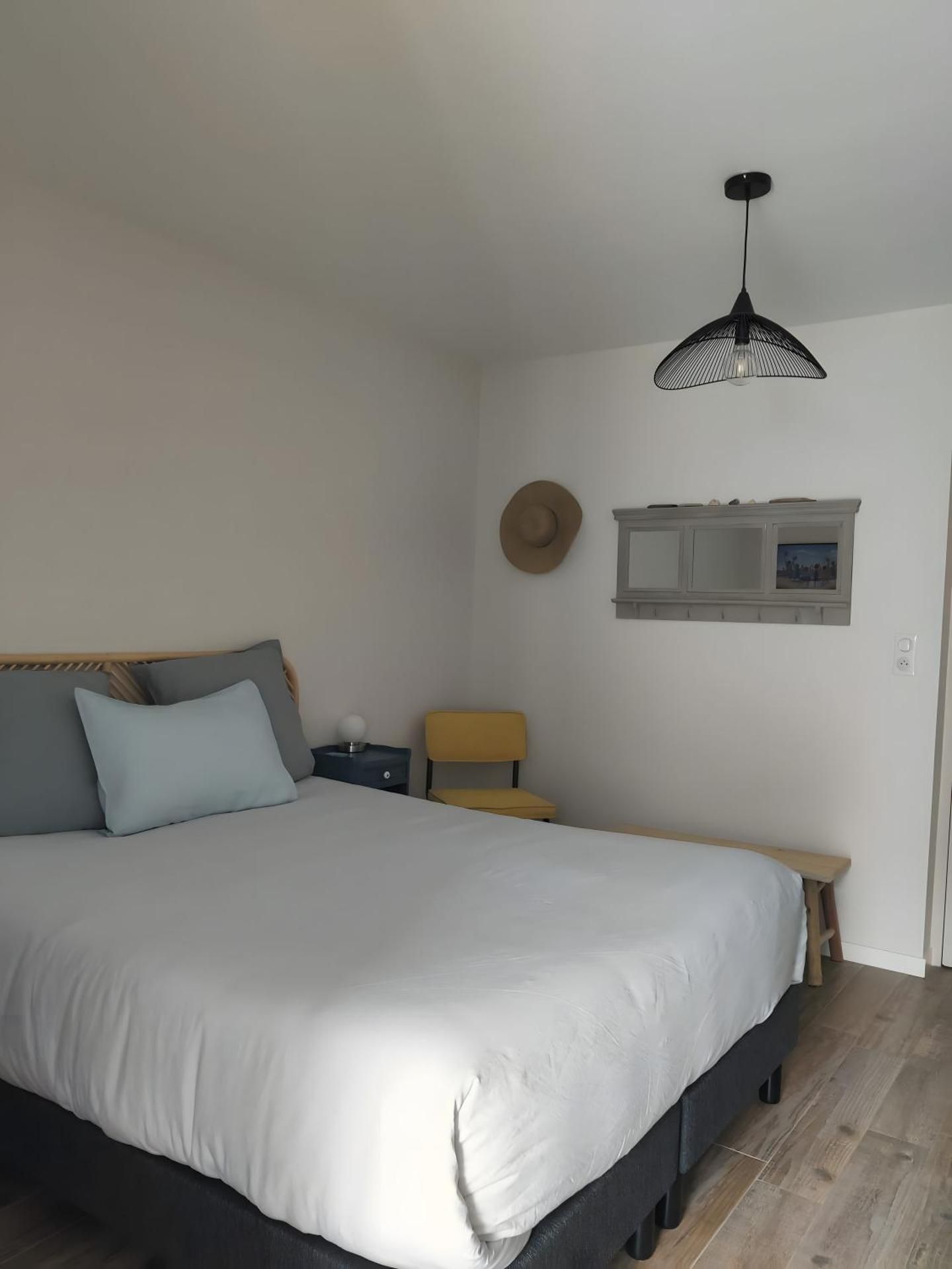 Standard Queen Room