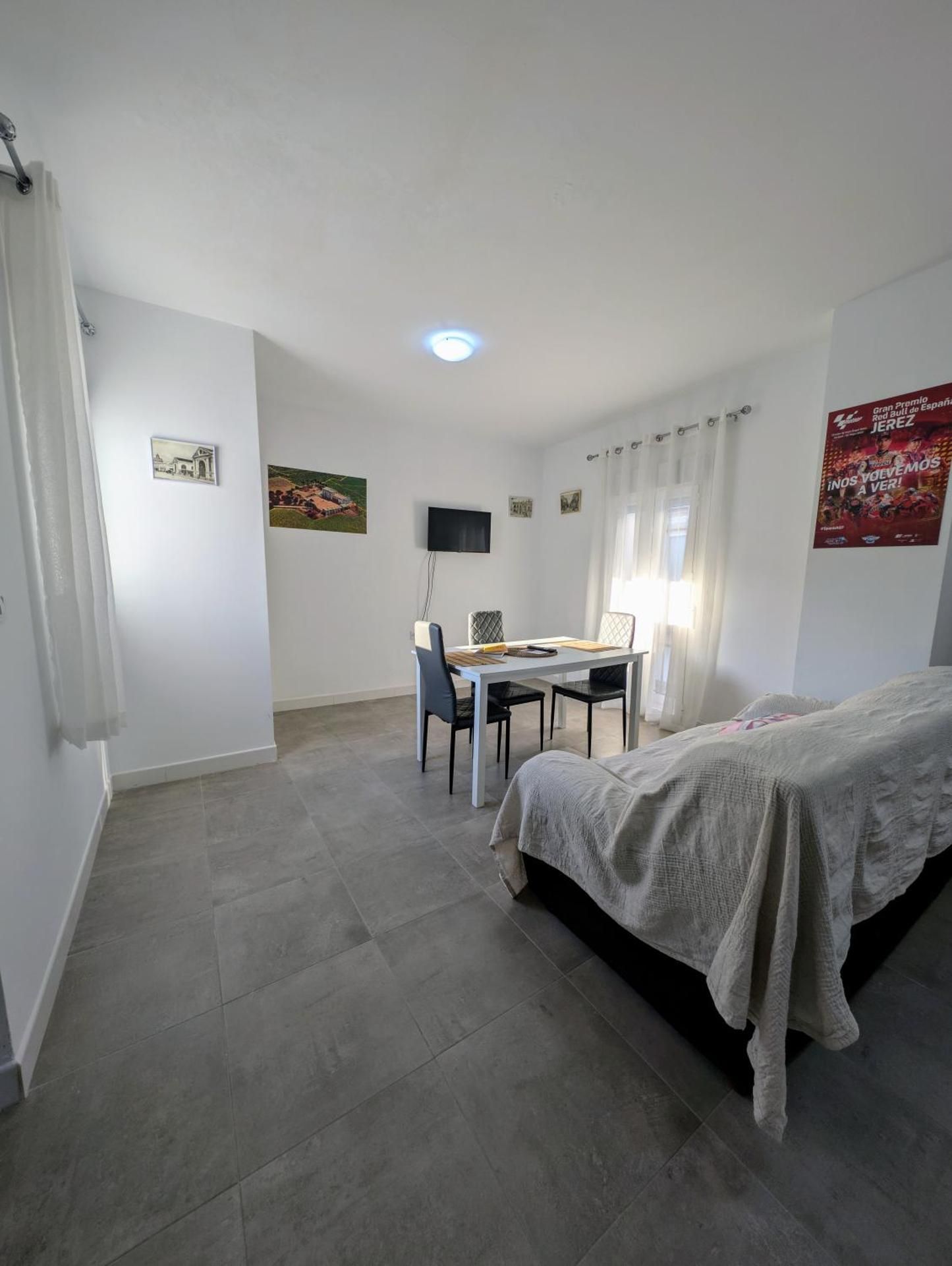 Studio Apartment with One Double Bed