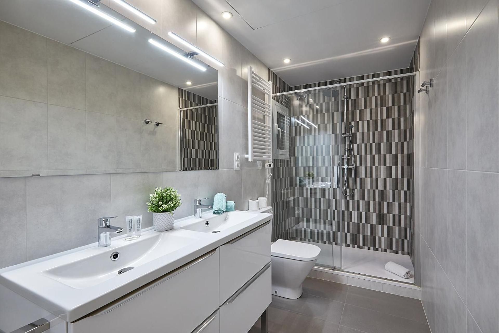 Five-Bedroom Premium Apartment