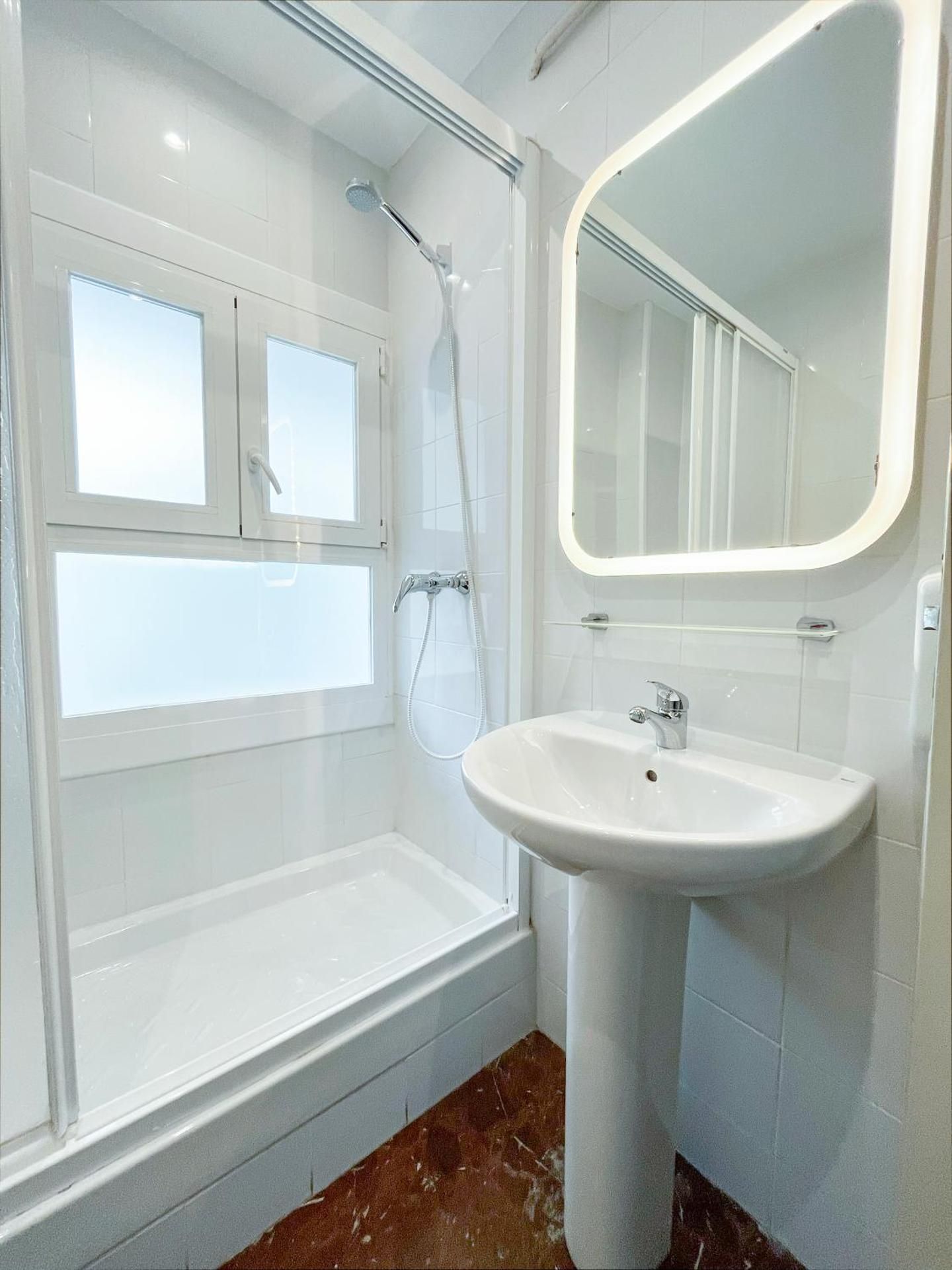 Barcelona City Street Hostal Single Room with Private External Bathroom 2