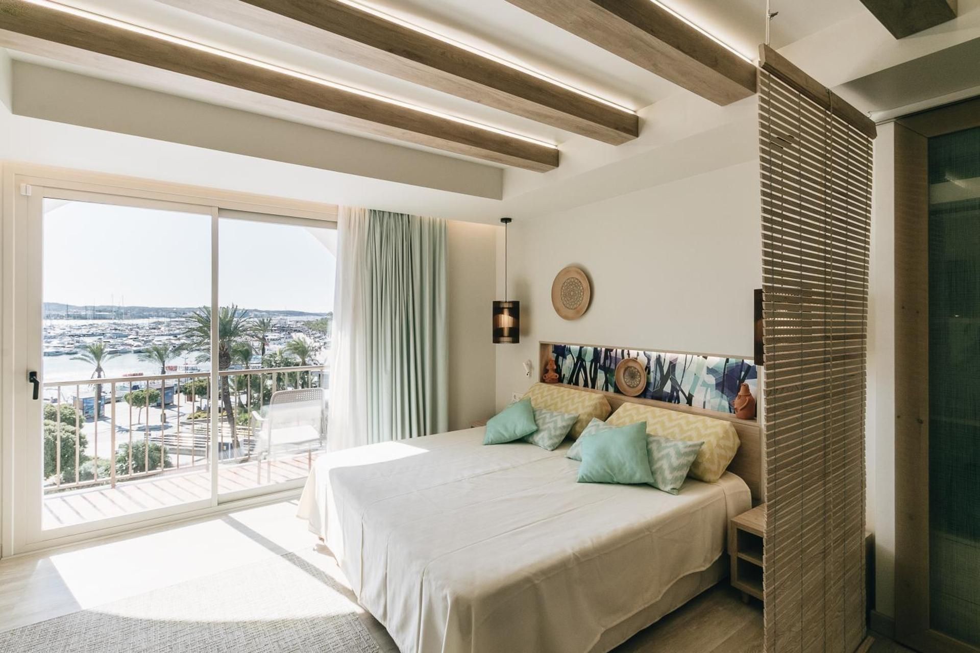 Superior Studio Double Bed with Sea View