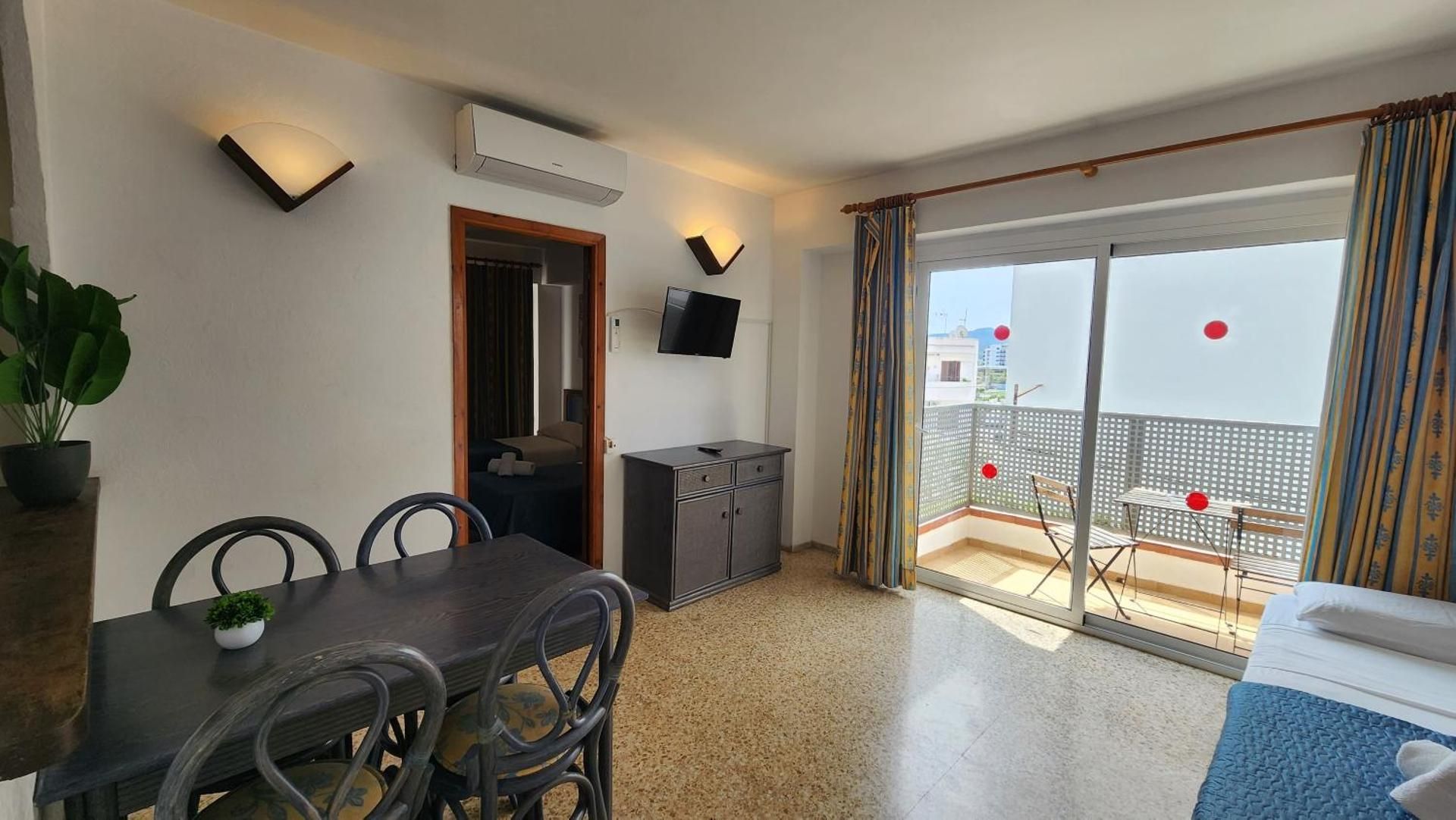 Superior Apartment with City View