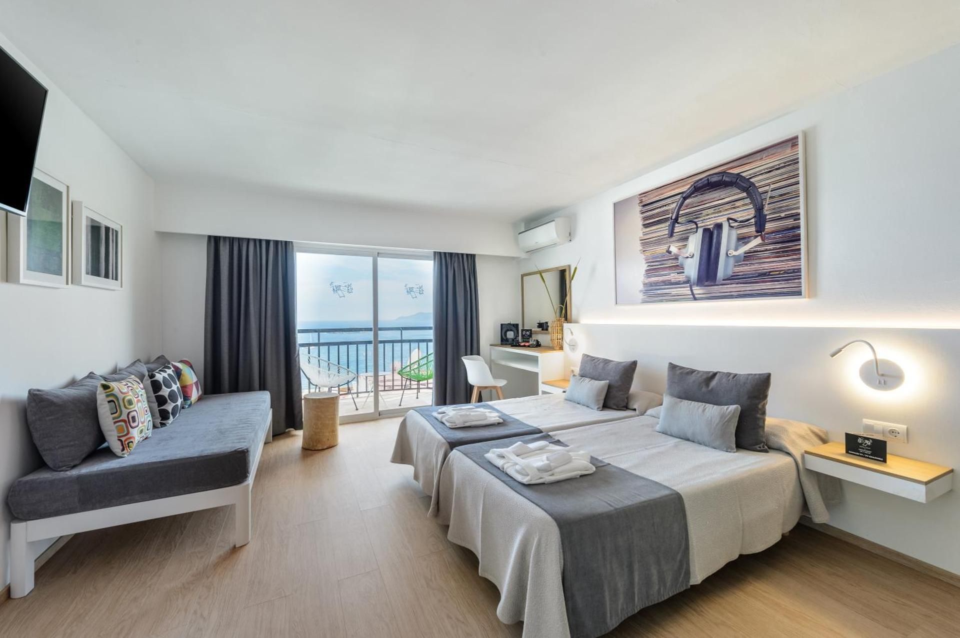 Studio with Sea View