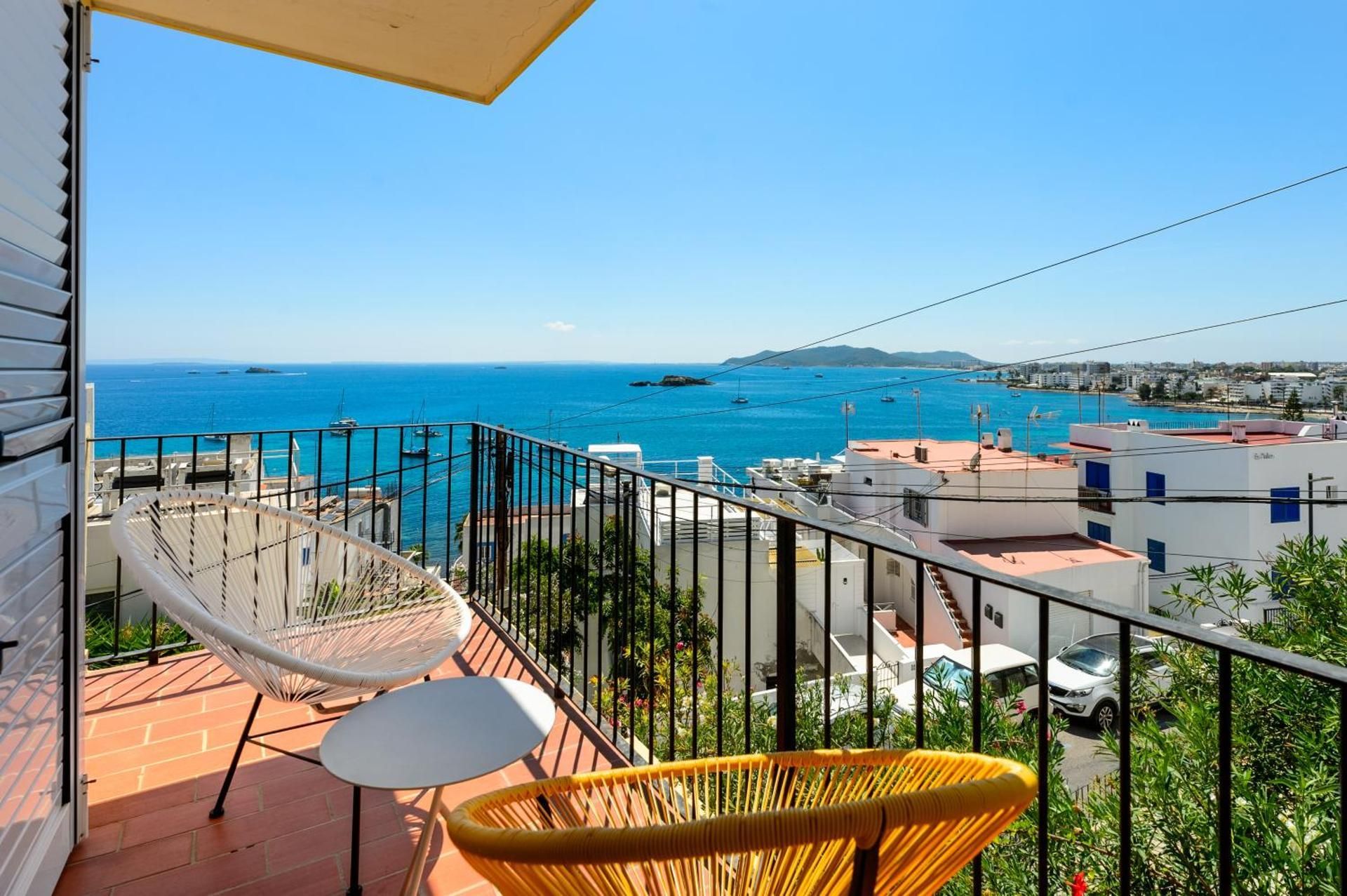 Deluxe Studio