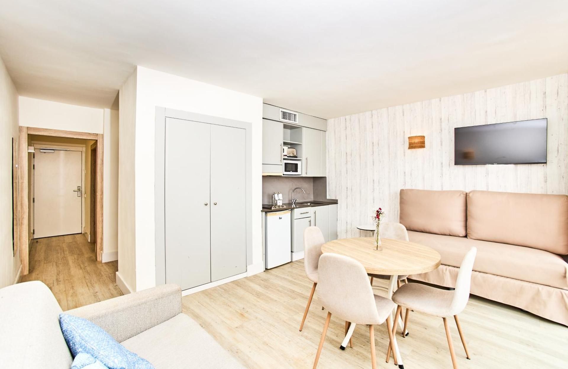 Apartment Quadruple