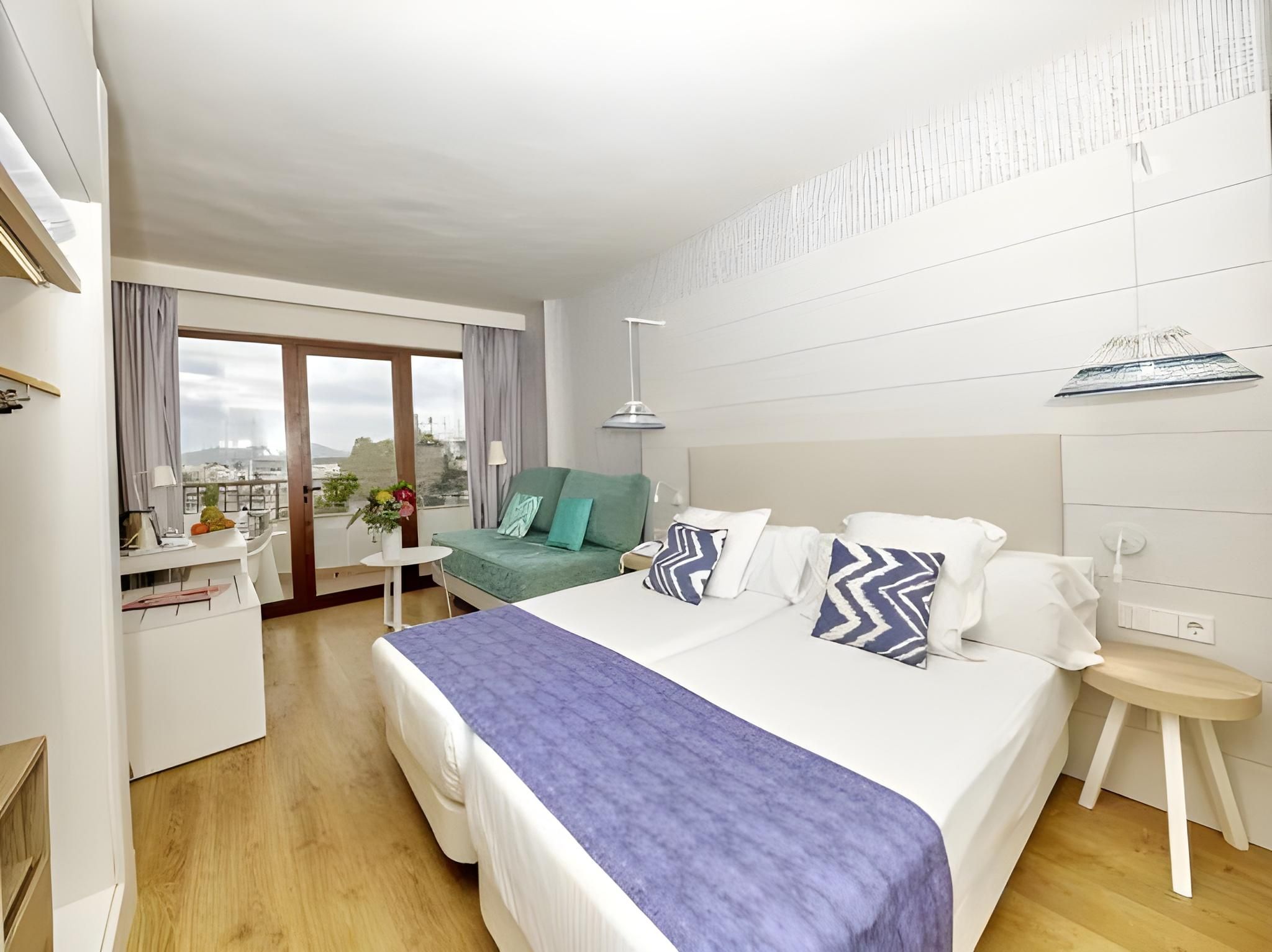 Superior Triple Room