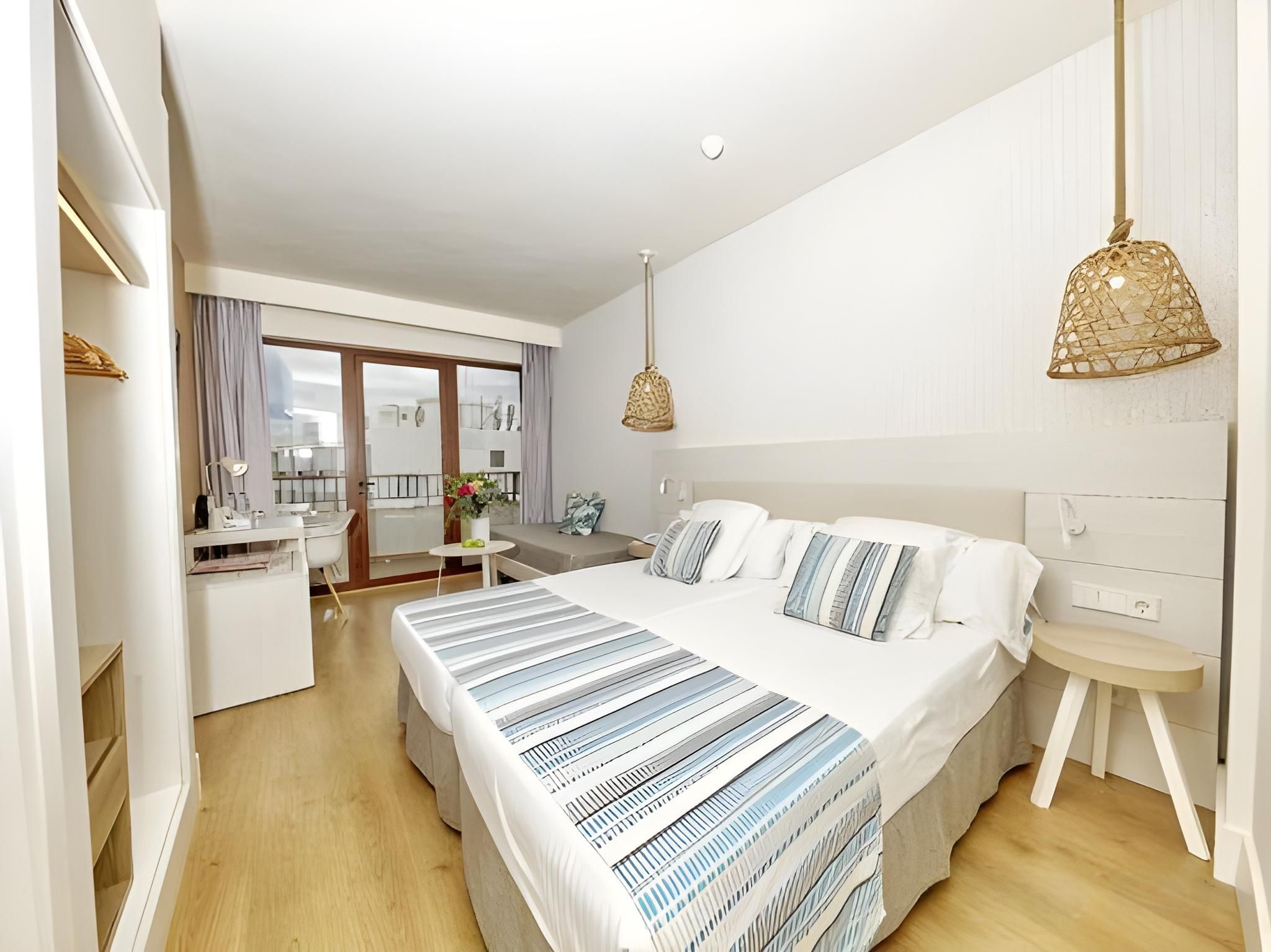 Comfort Triple Room