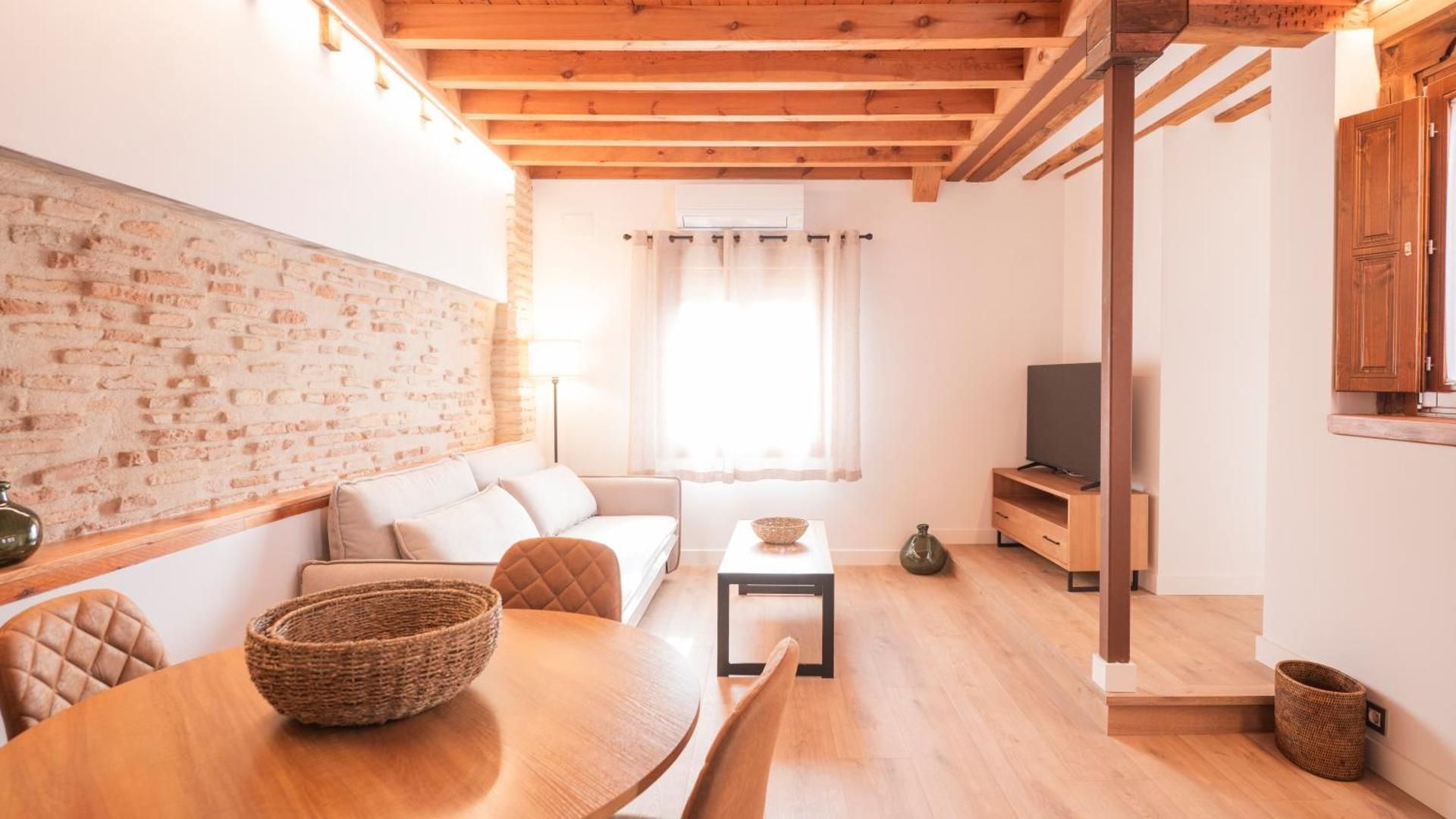 One-Bedroom Apartment with View