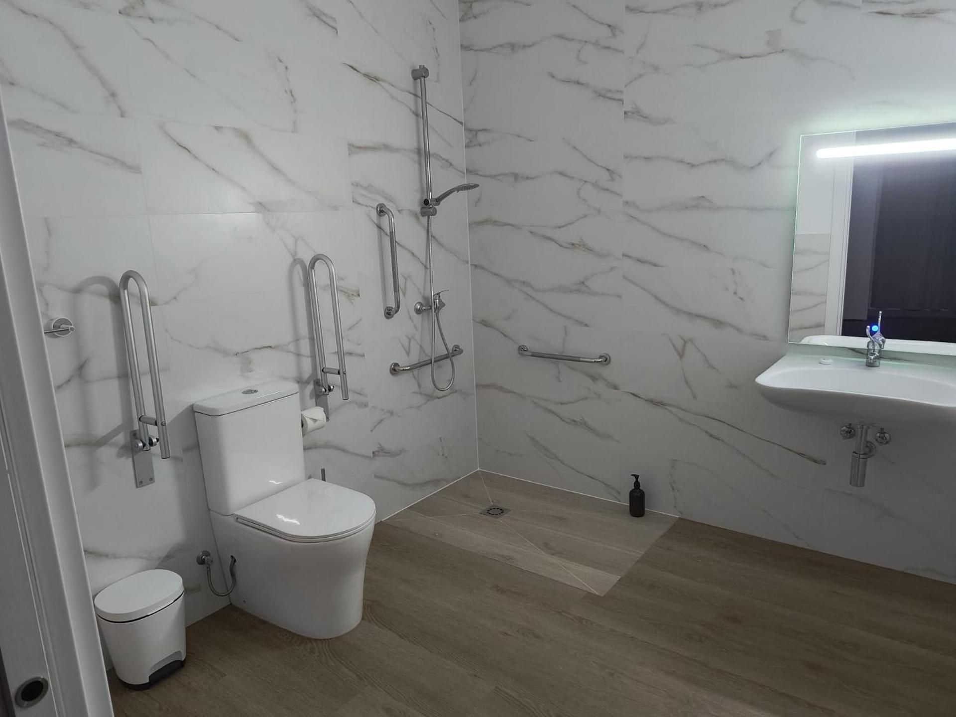 Deluxe Suite with Spa Bath