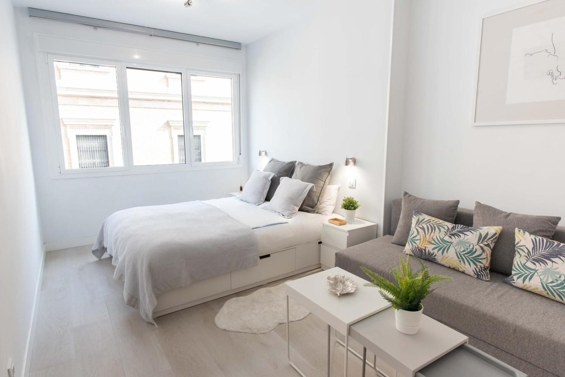King Studio with Sofa Bed