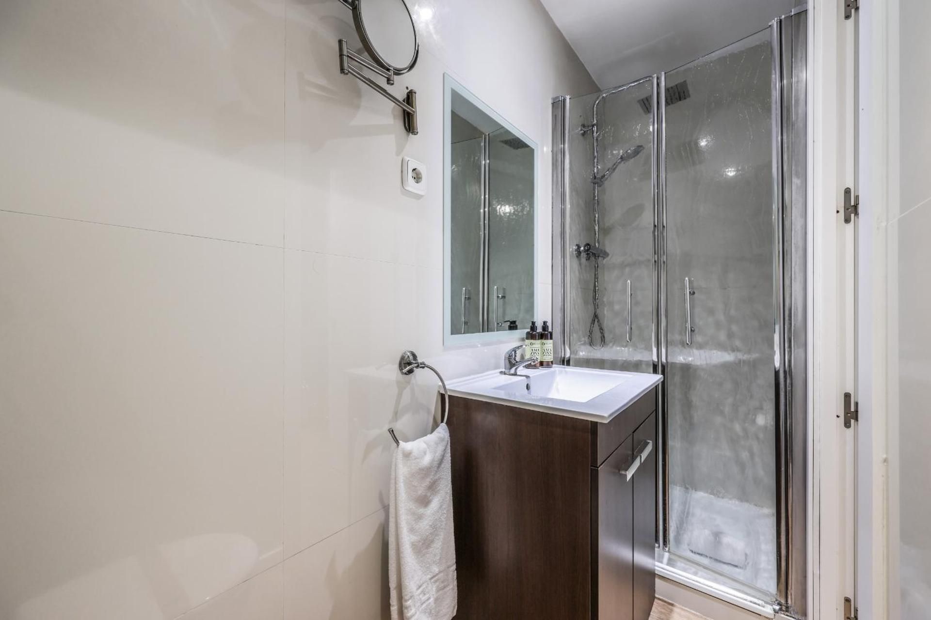 Apartamentos Gran Via - Quinto piso sin Ascensor- Apartment 3