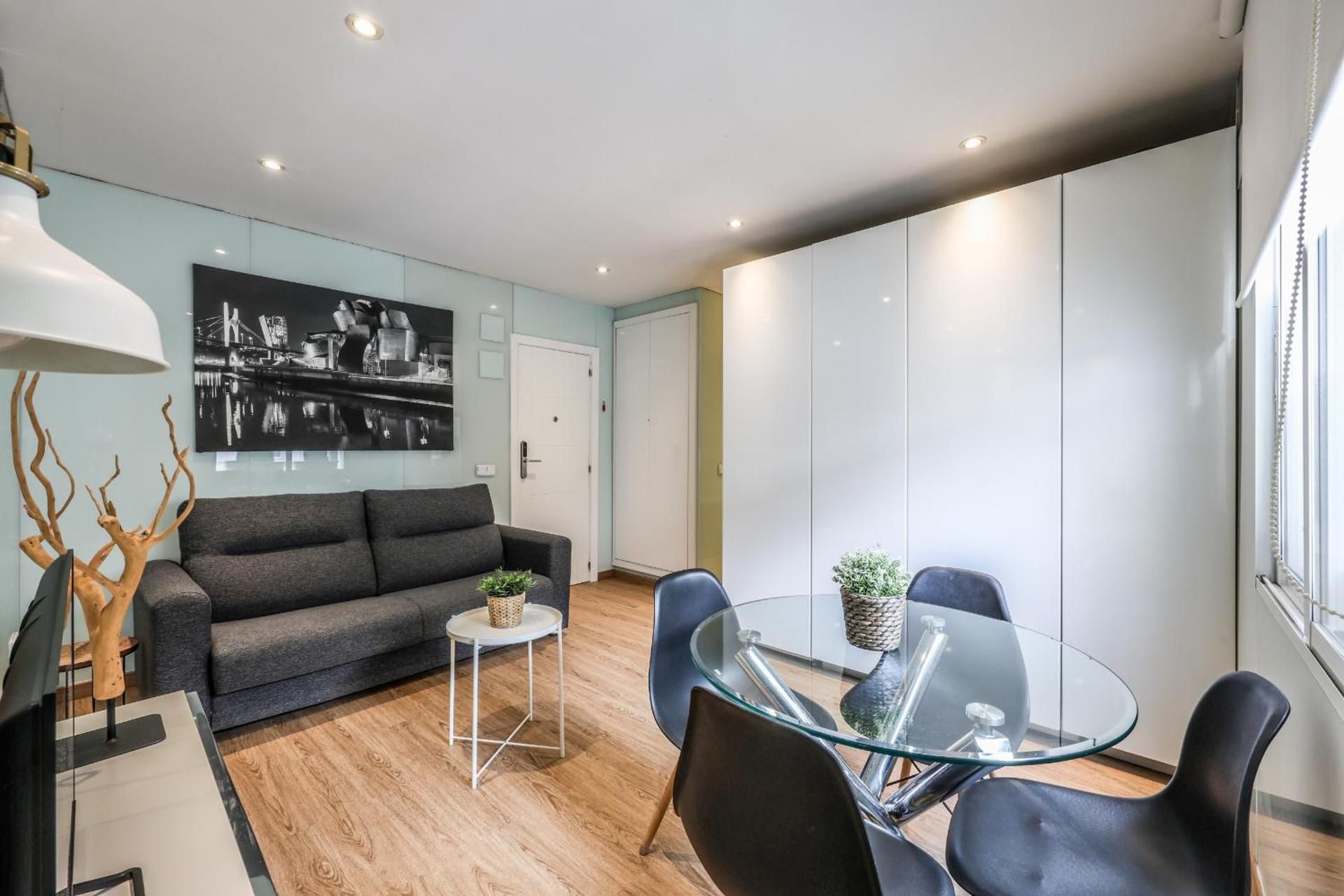 shared lounge/tv area