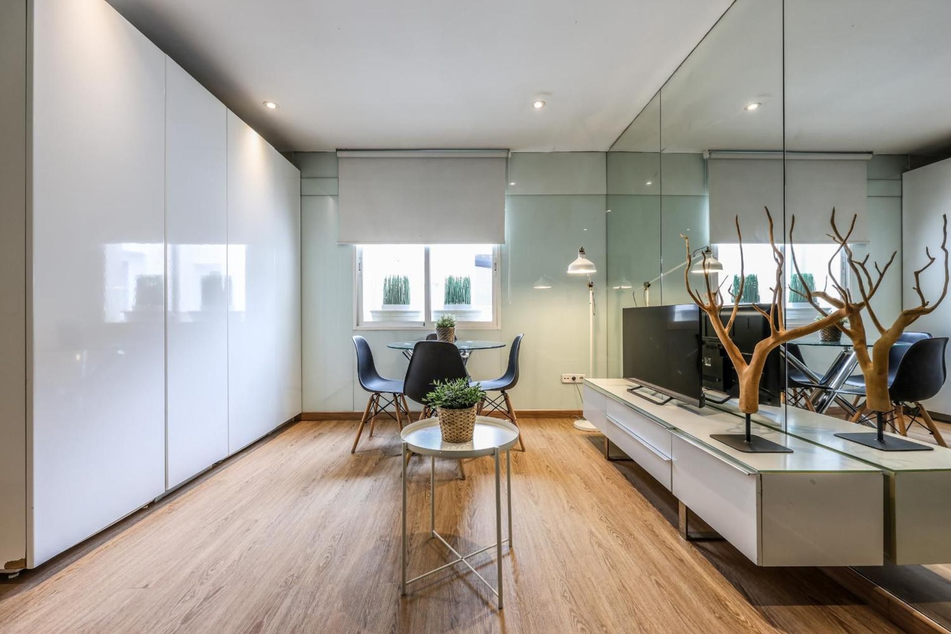 shared lounge/tv area