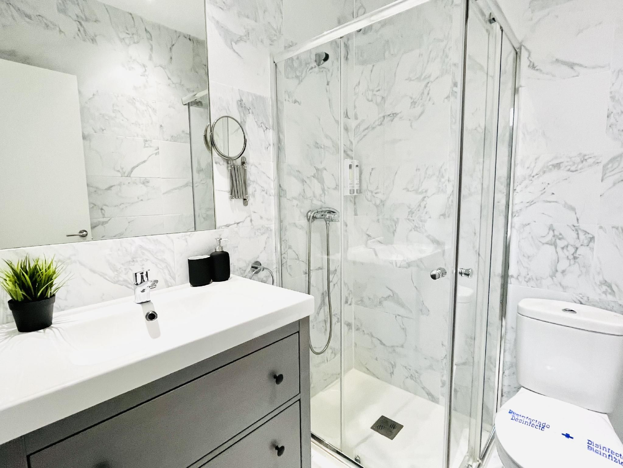 Apartamento-Baño Privado-Familiar-Sin vista-2