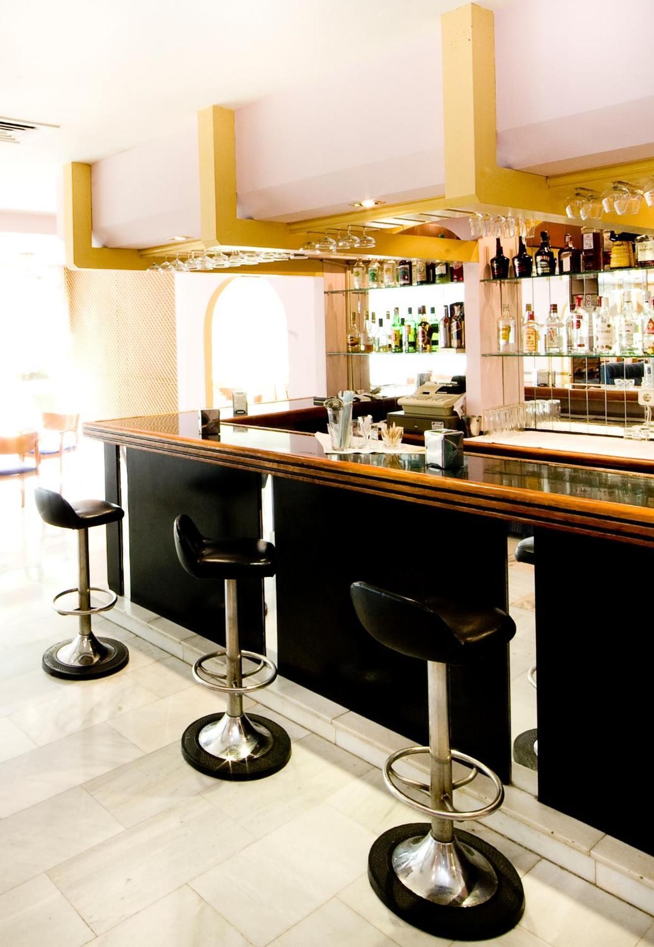 bar/lounge