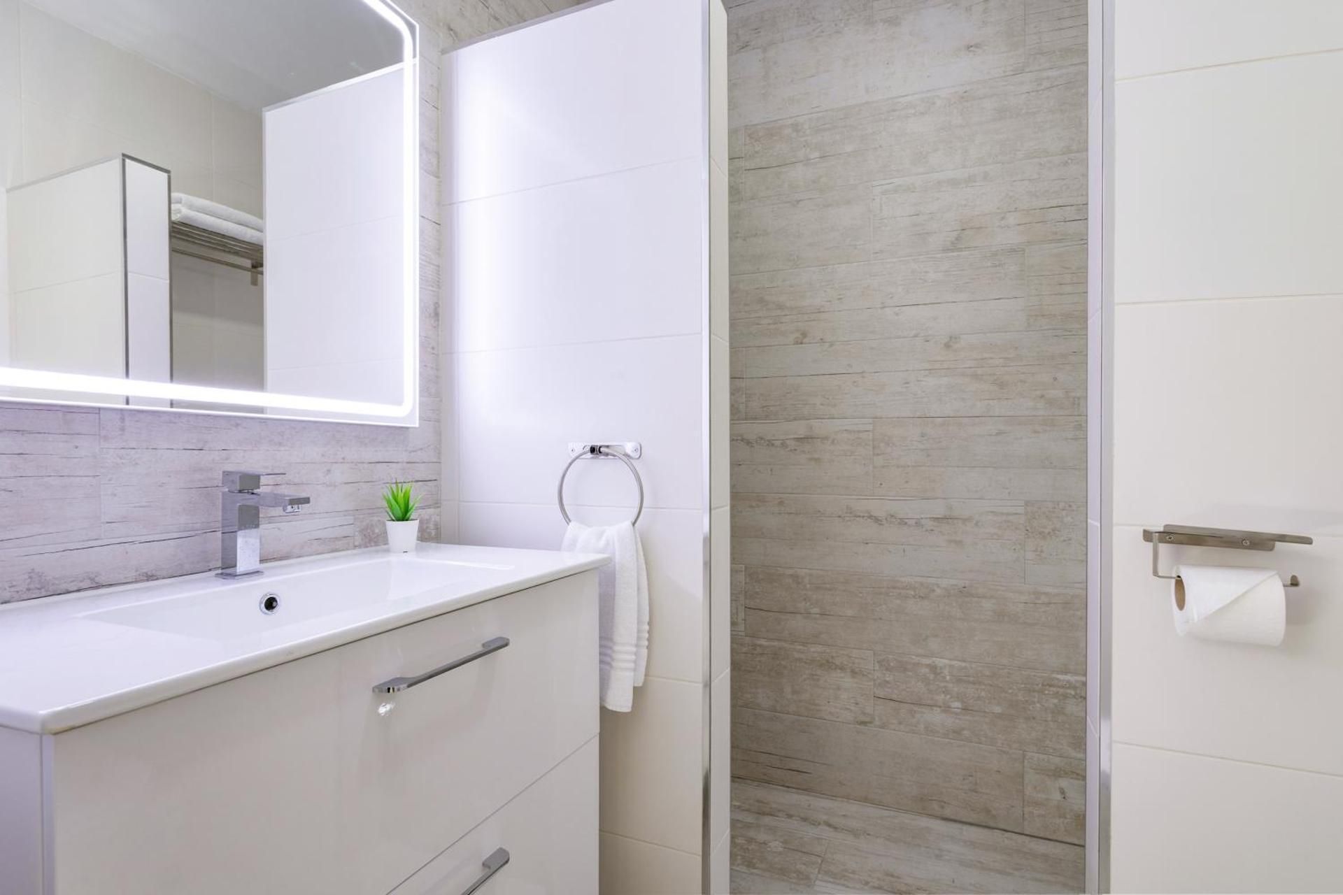 Studio Apartment (4 Adults)