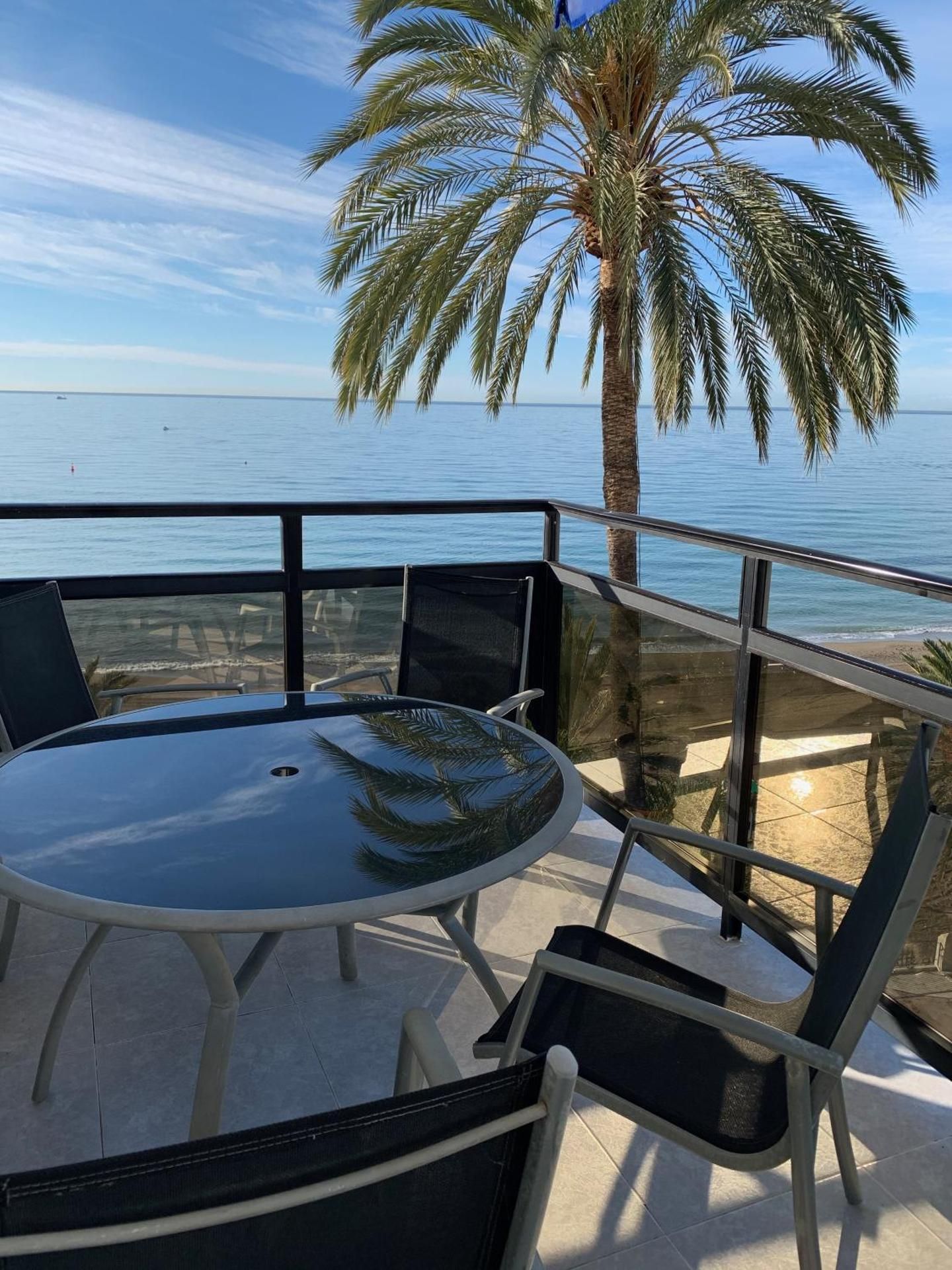 Superior One Bedroom Apartment