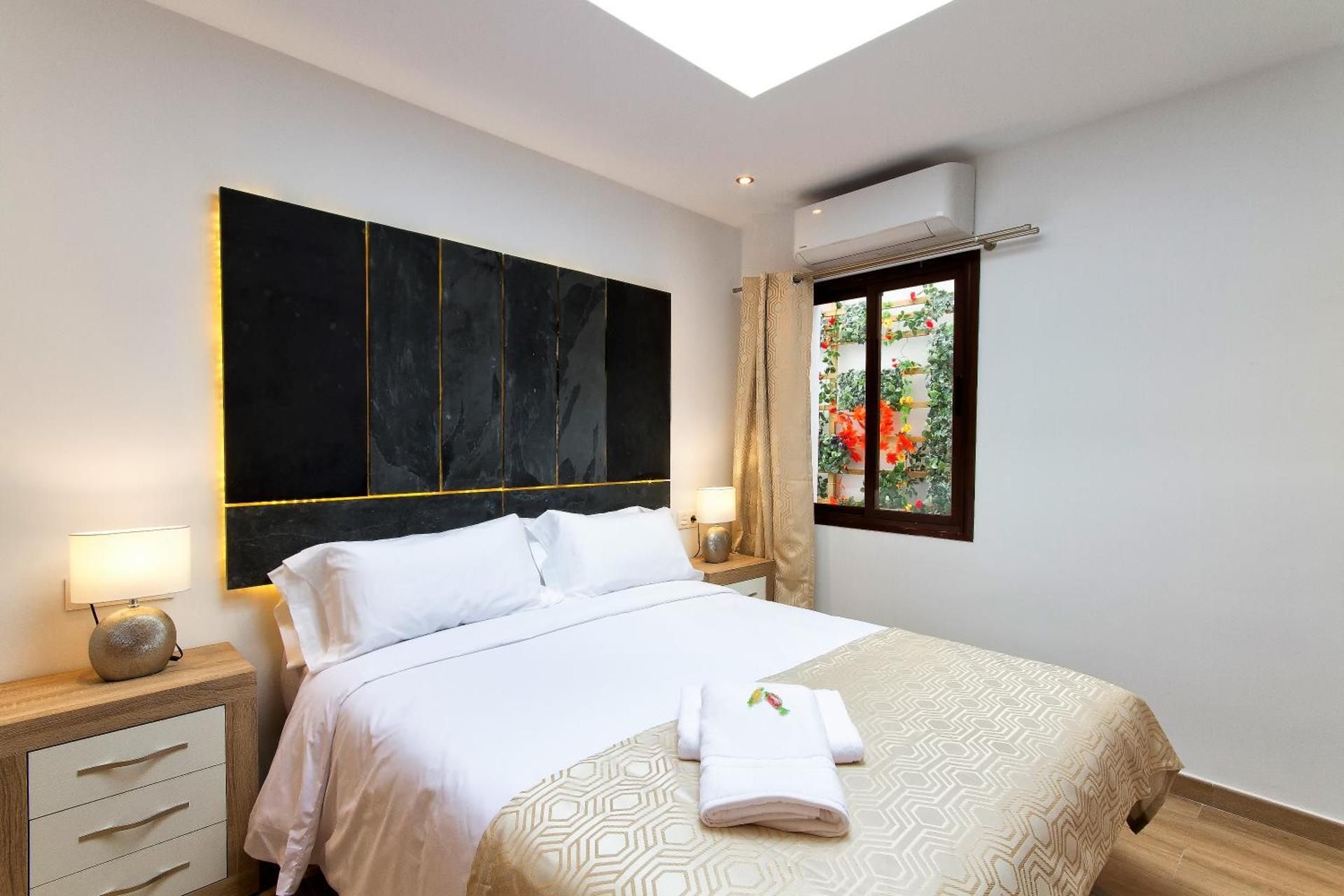 Lucero 12 Superior Queen Room