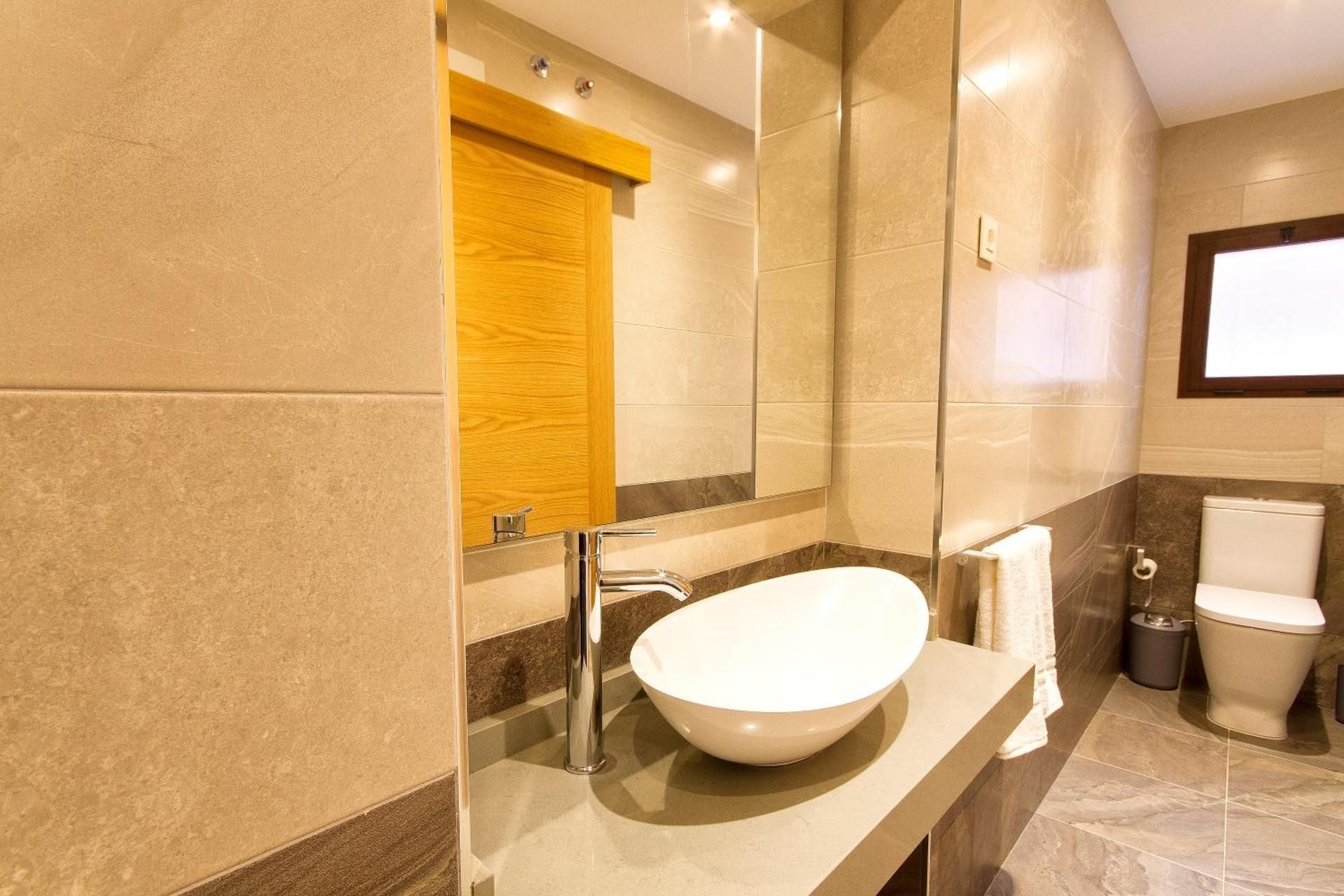 Lucero 12 Deluxe Double Room 2