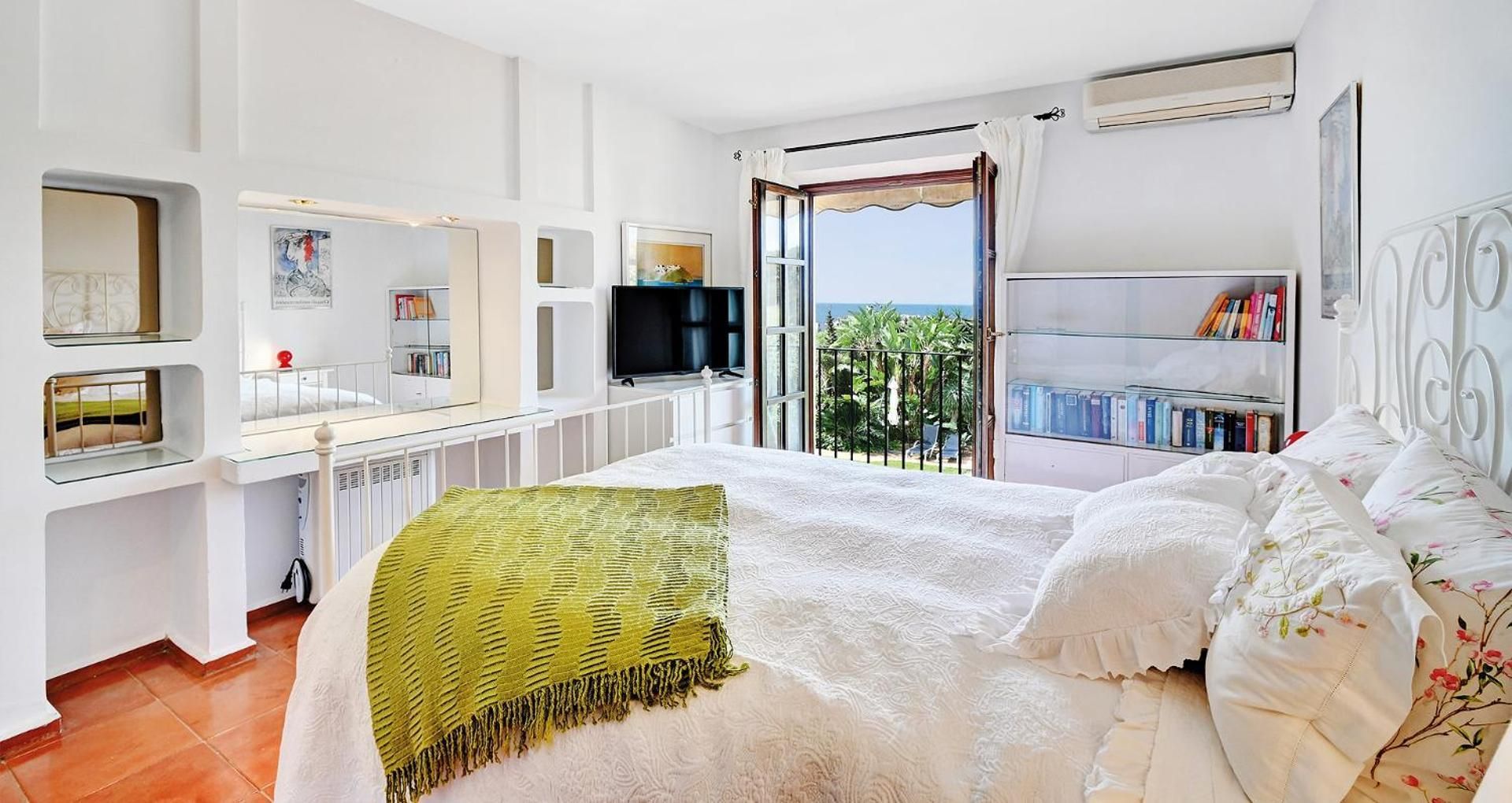 Deluxe Double Room with Balcony and Sea View