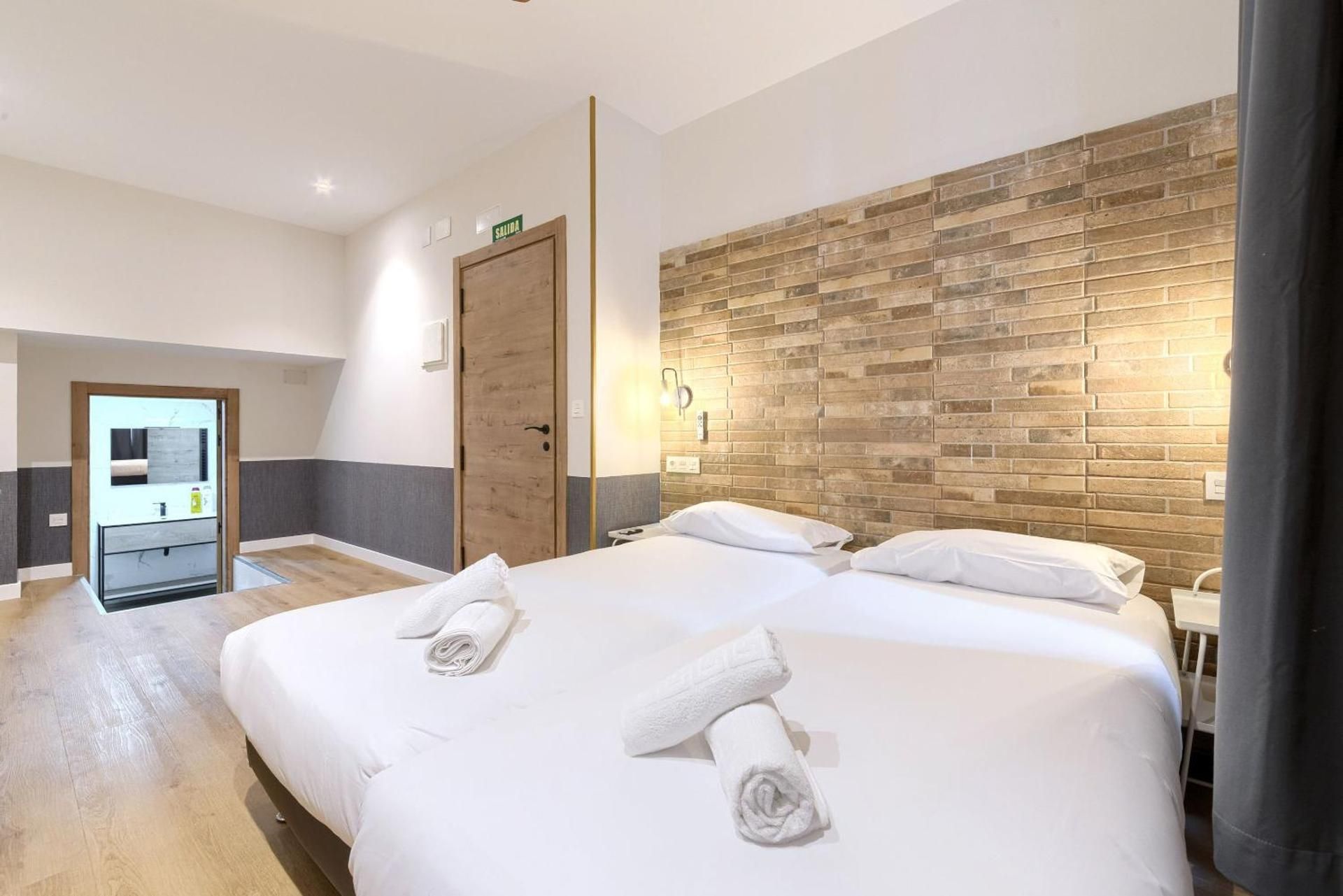 Standard Single Room with Shower