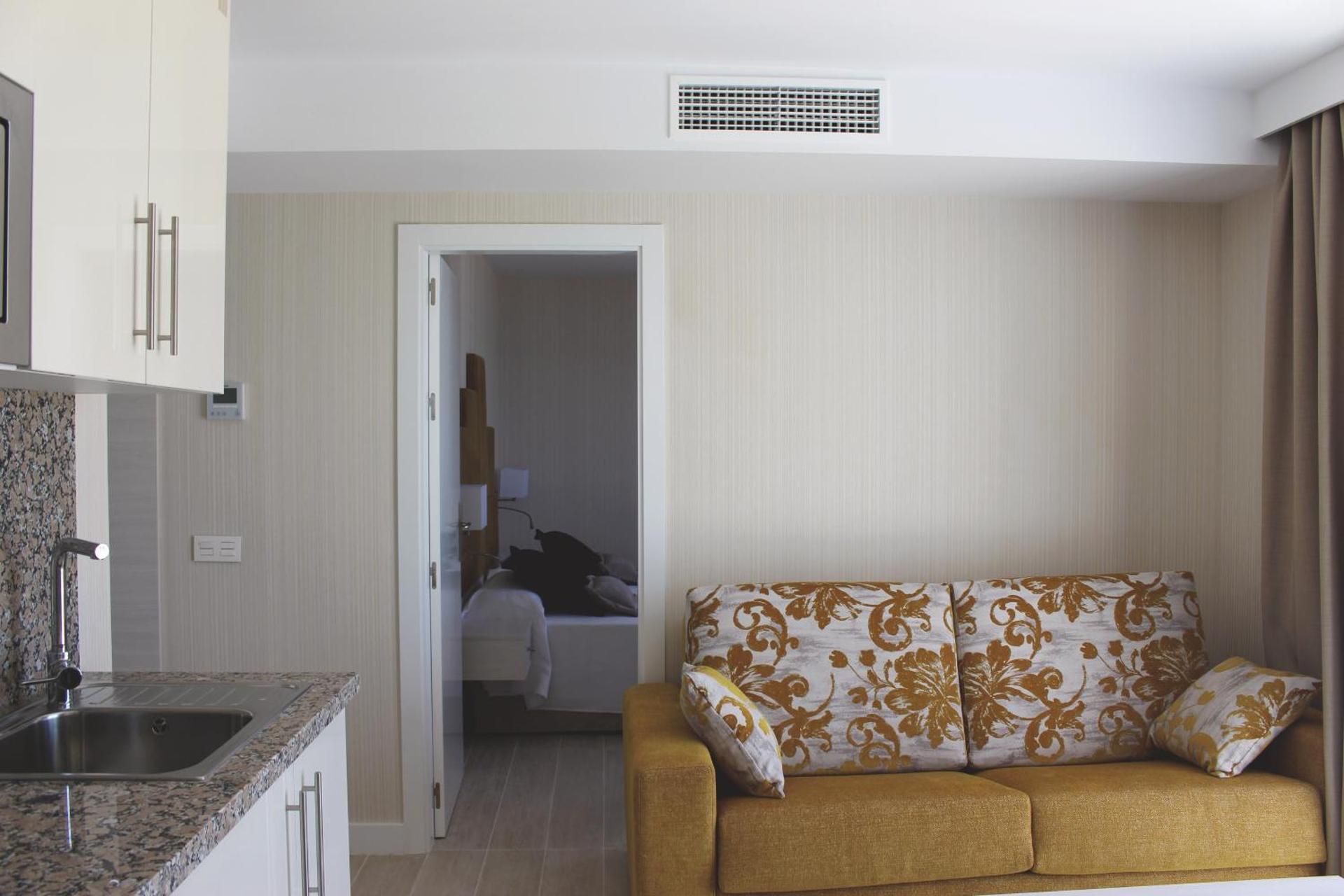 One-Bedroom Apartment with Terrace and Sea View