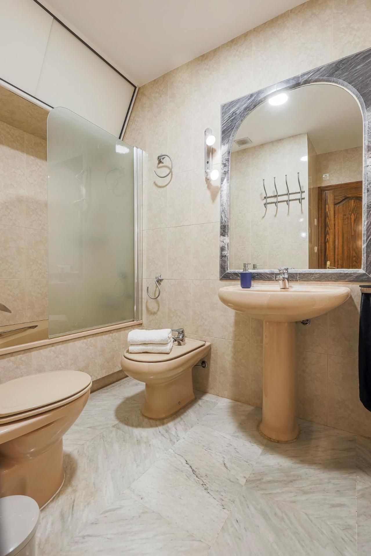 One-Bedroom Apartment with Terrace