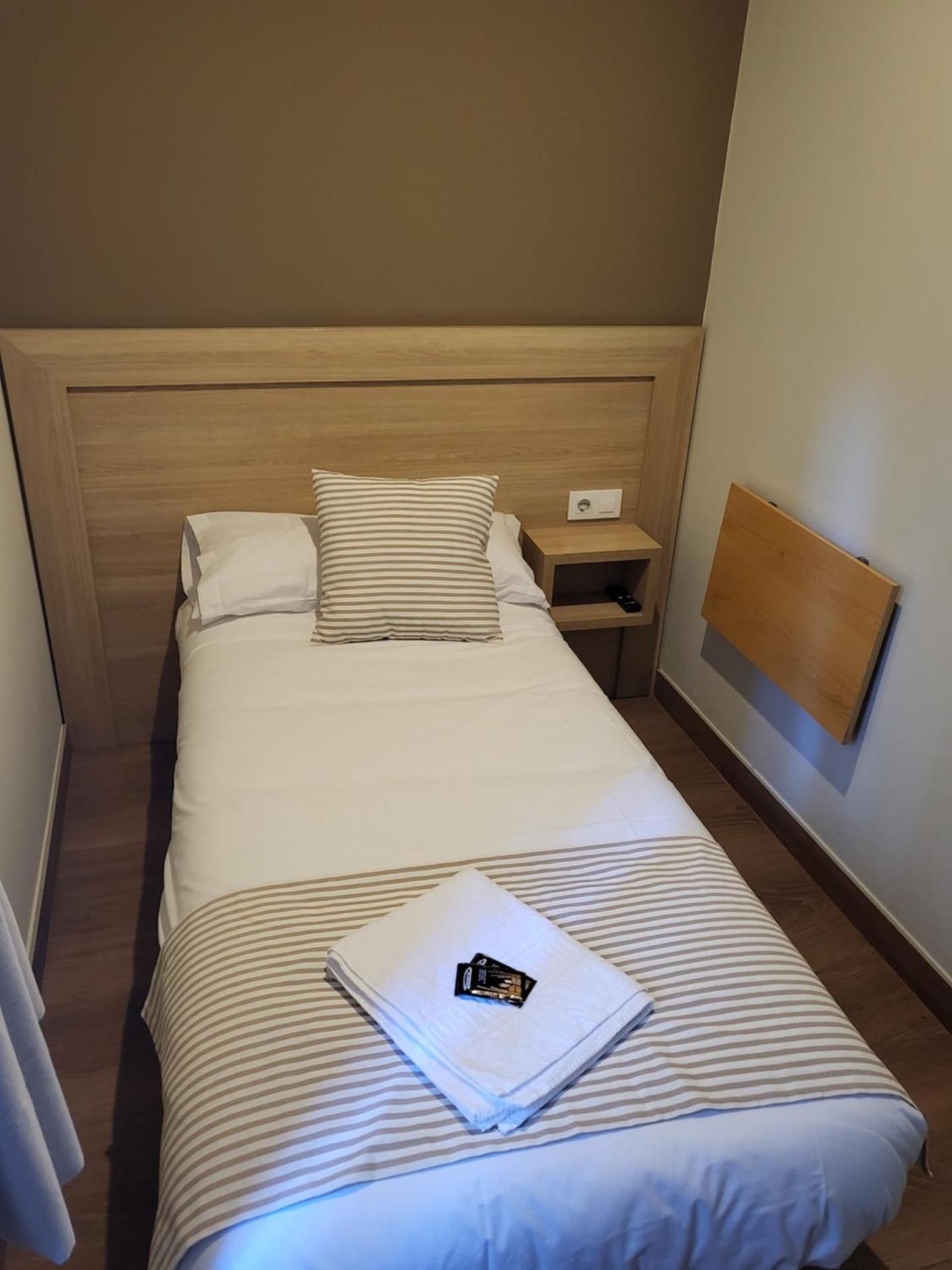 Single Room with Private External Bathroom