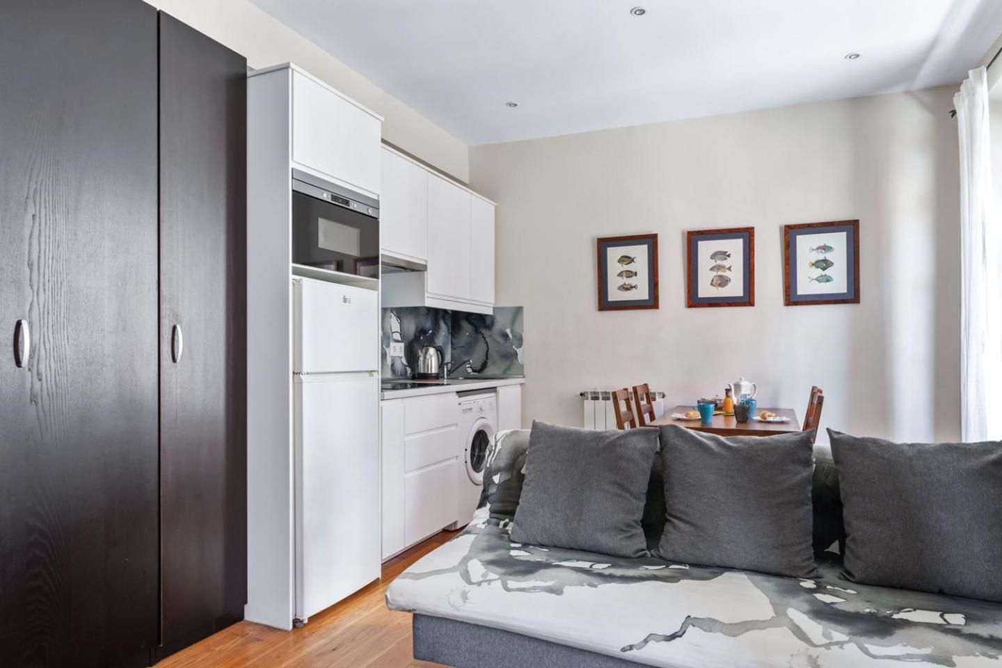 Apartment with Balcony