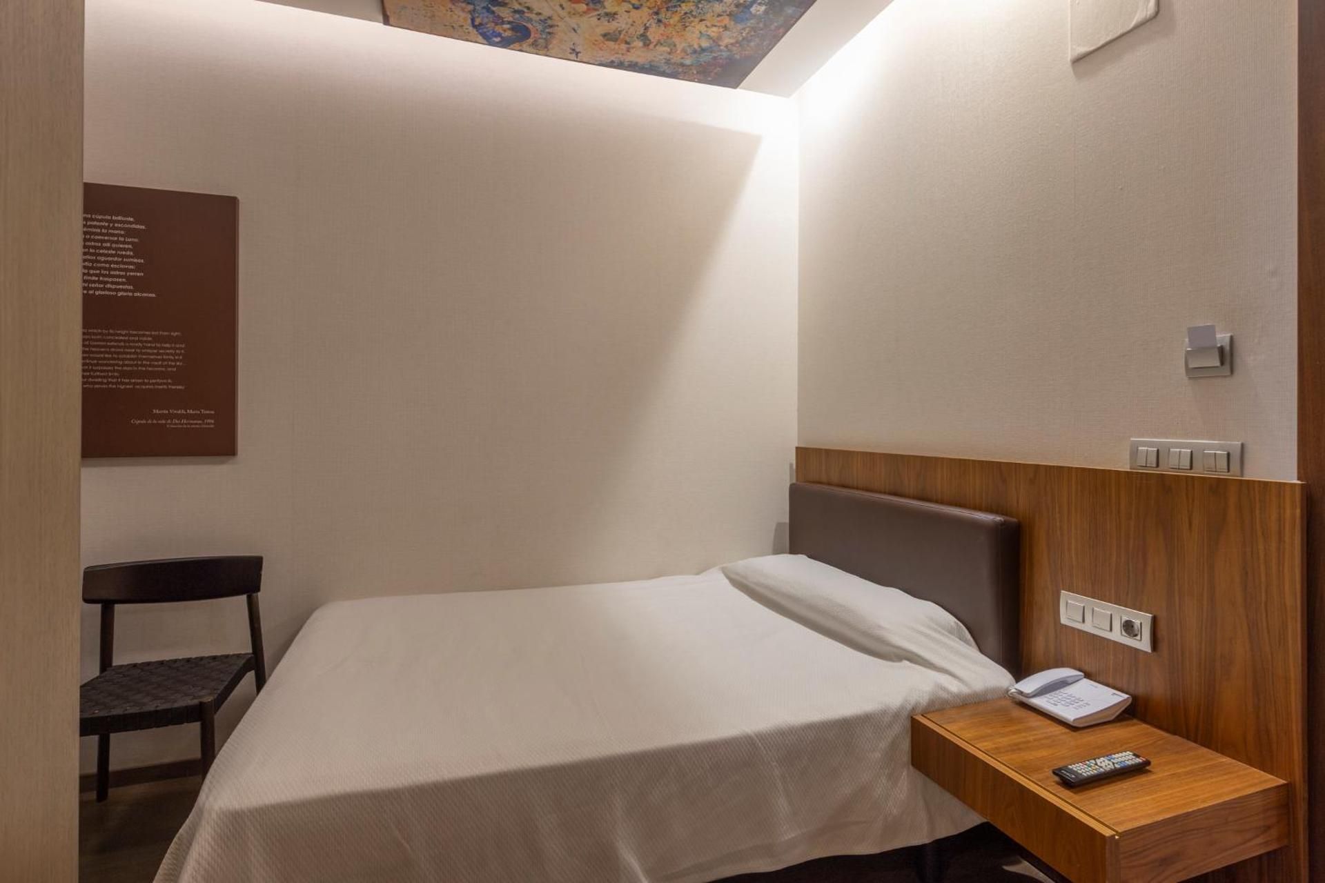 Single Interior Room