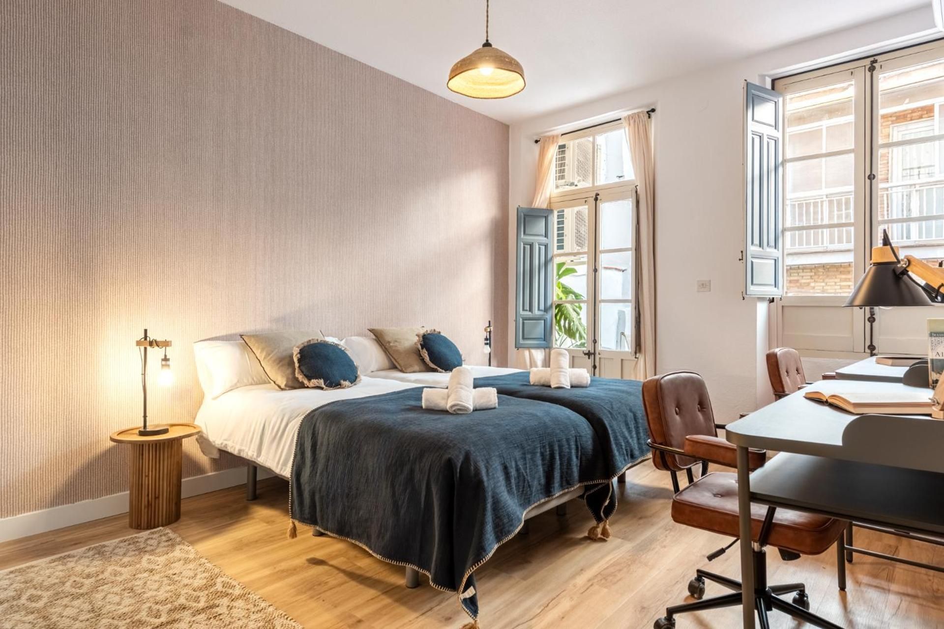 Twin Room with Shared Bathroom