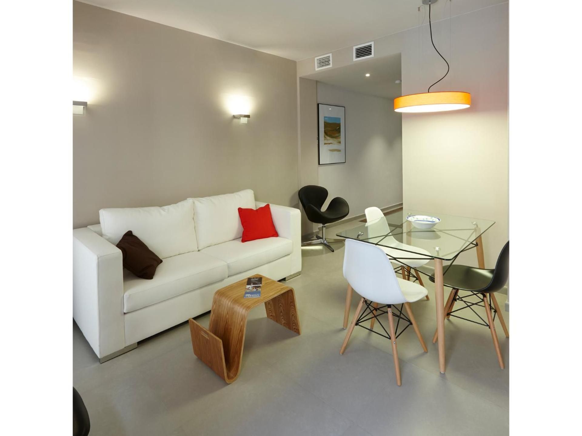 One-Bedroom Apartment with Patio and Parking