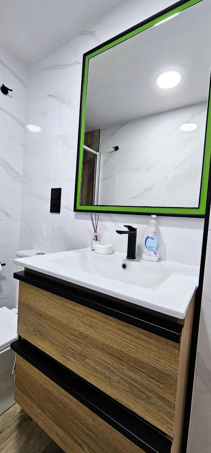 Standard Single Room with Shared Bathroom