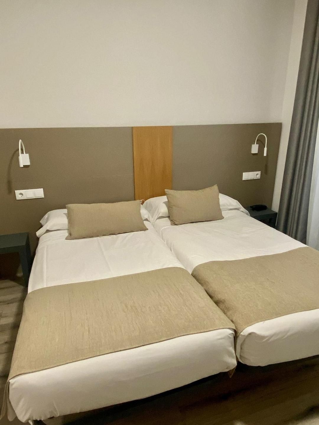 PR Fornos Twin Room 2