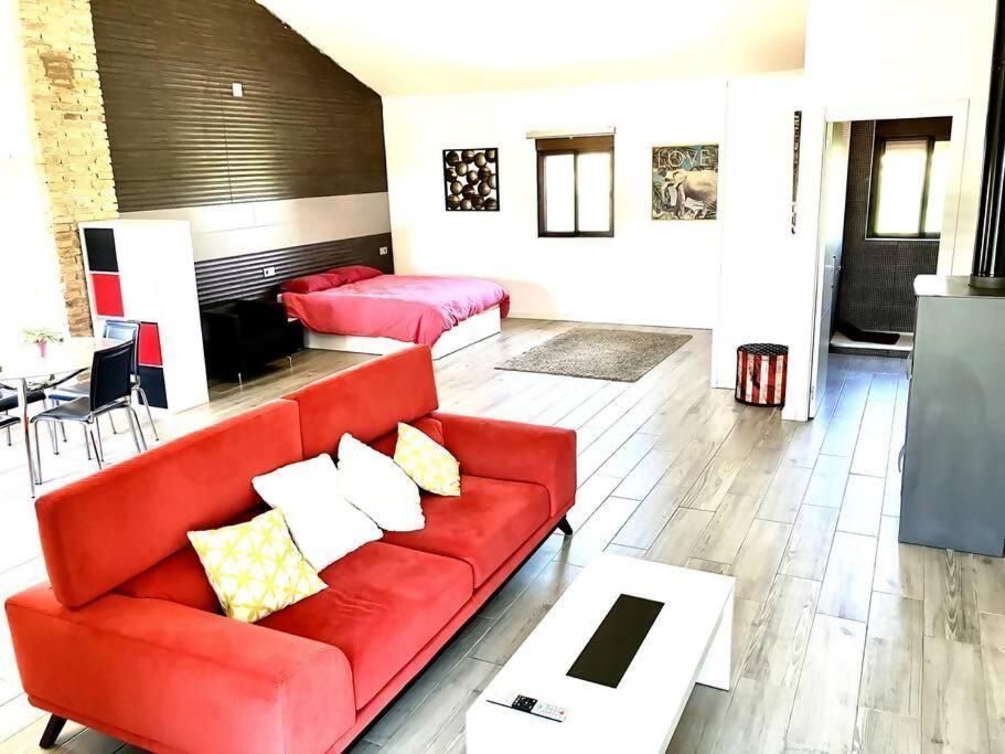 One-Bedroom Deluxe Apartment