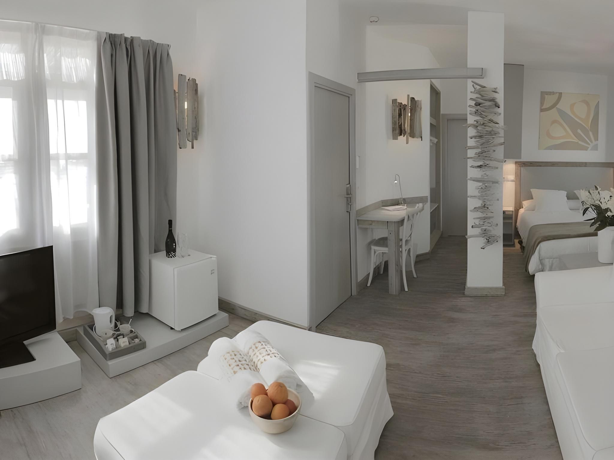 Junior Suite with City View