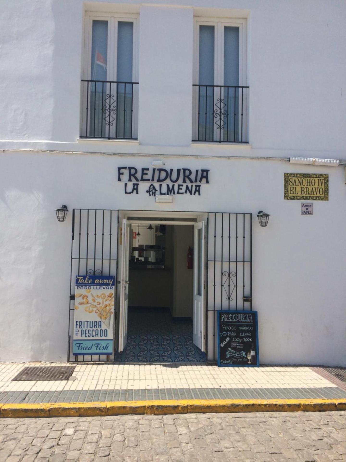 Puerta la Mar